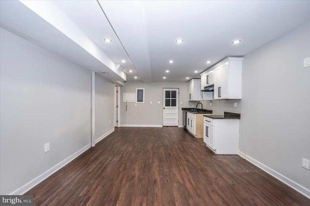 5005 STEWART COURT