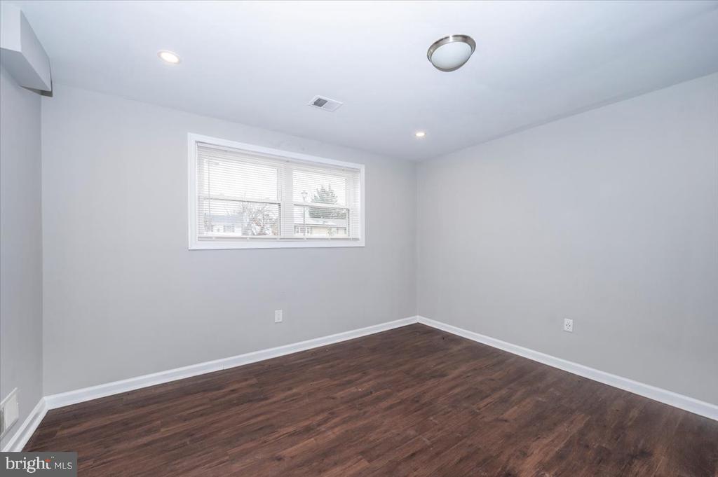 5005 STEWART COURT