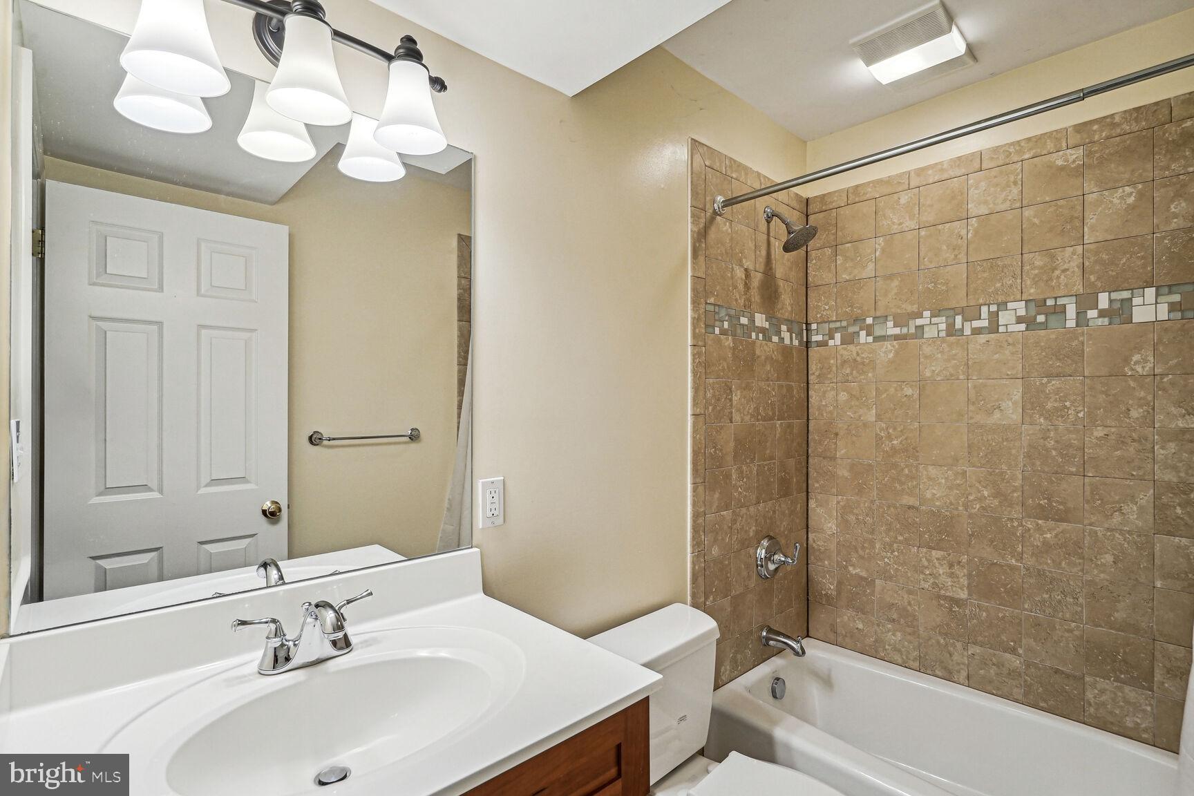 3111 N TAYLOR STREET