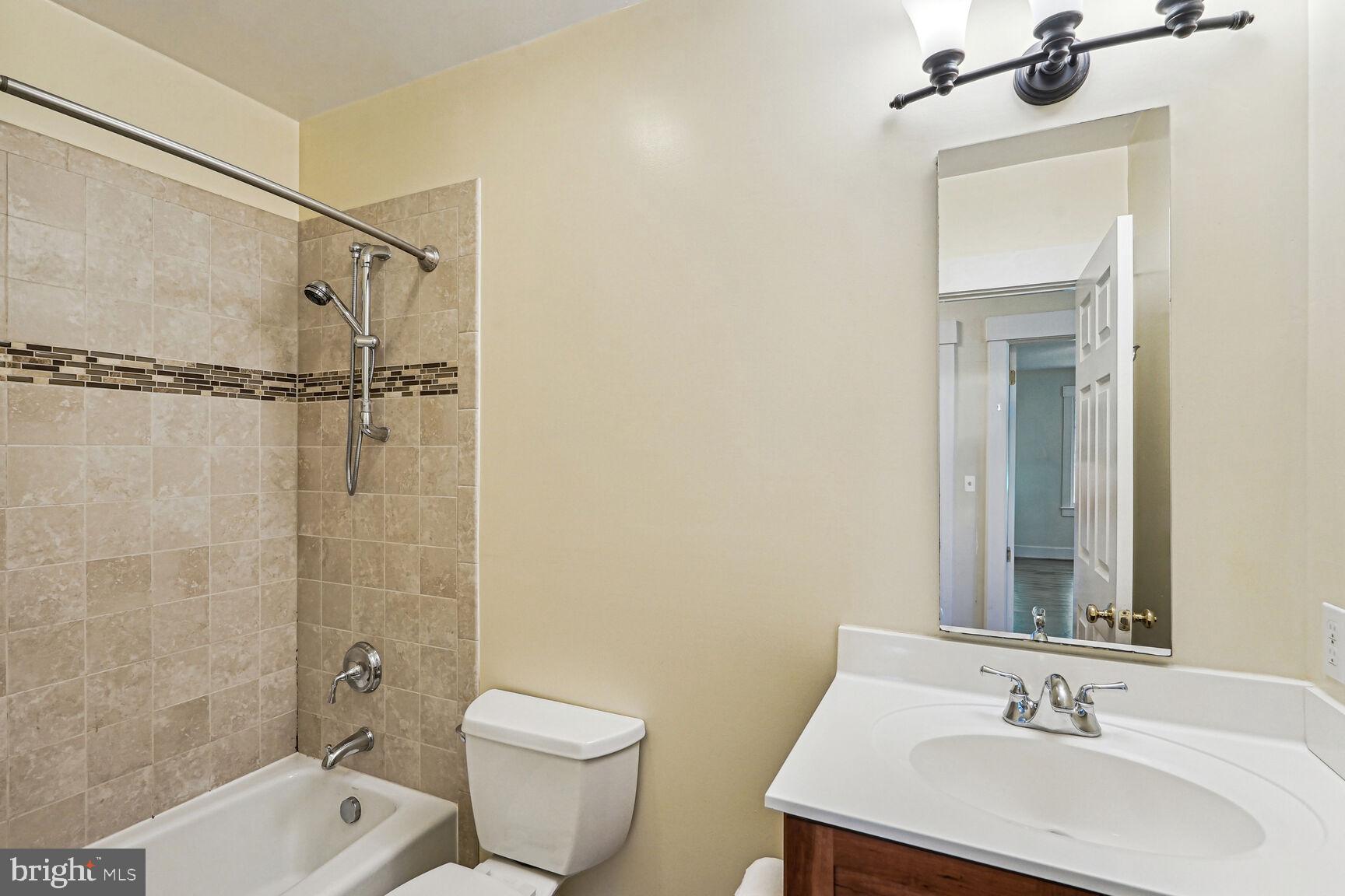 3111 N TAYLOR STREET