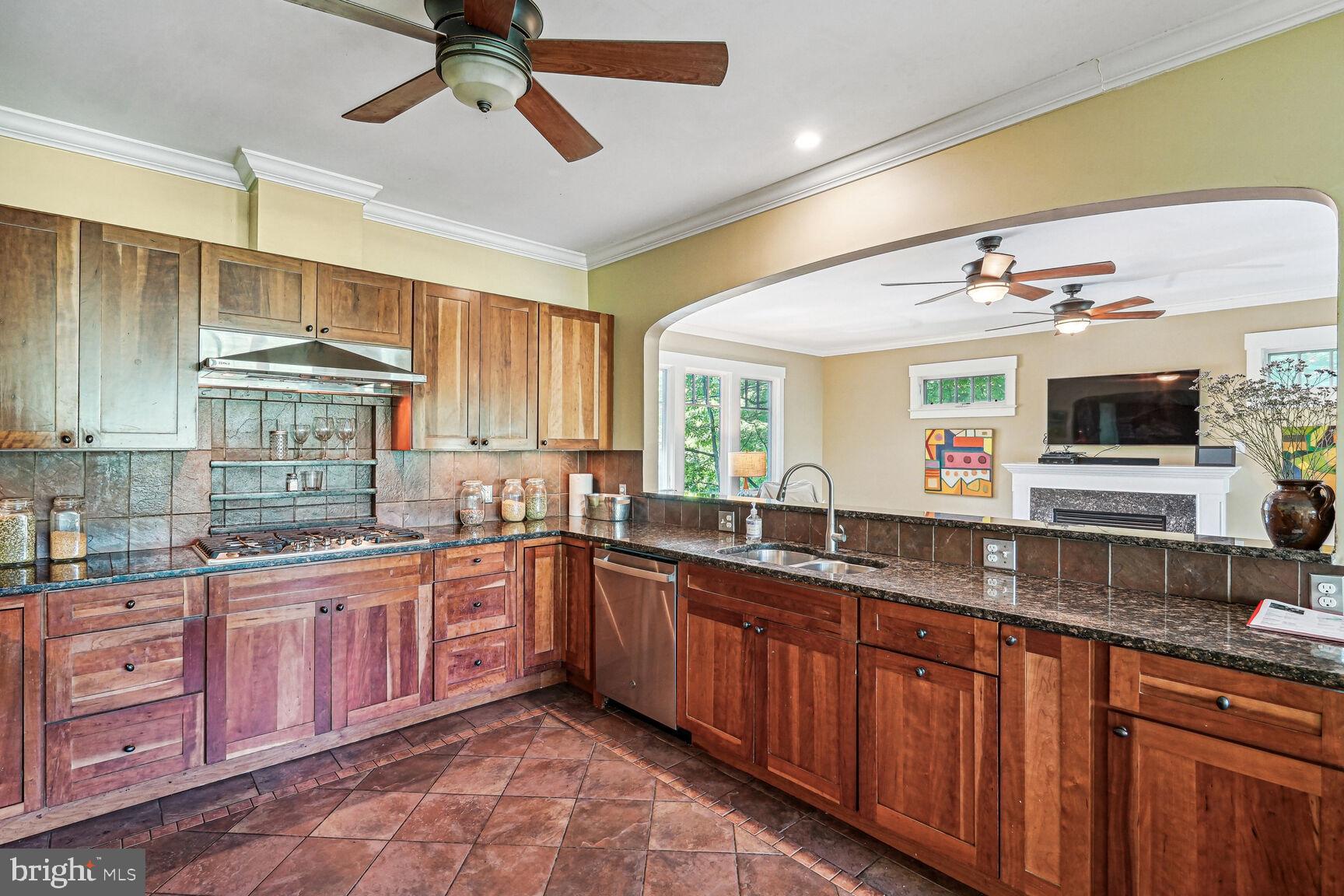 3111 N TAYLOR STREET