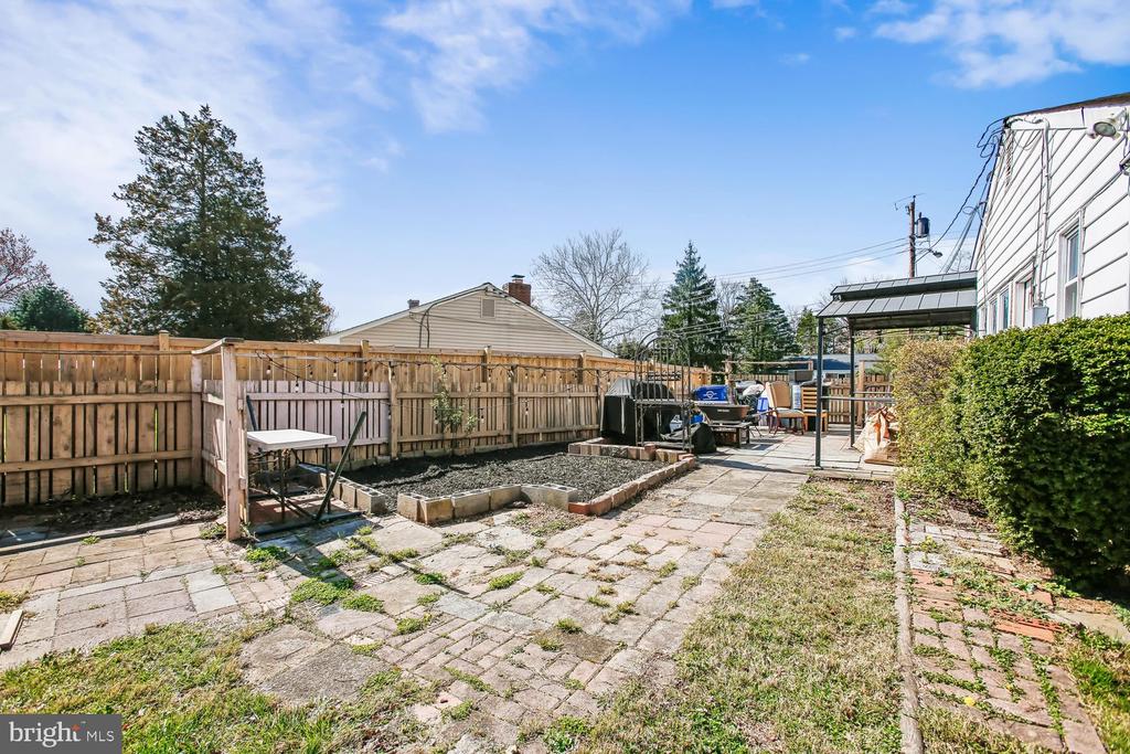 3610 PARKLANE ROAD
