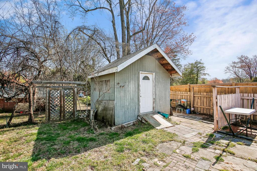 3610 PARKLANE ROAD