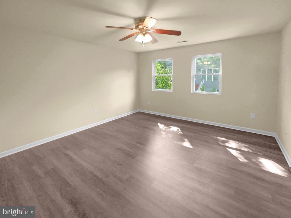 8114 FORT HUNT ROAD