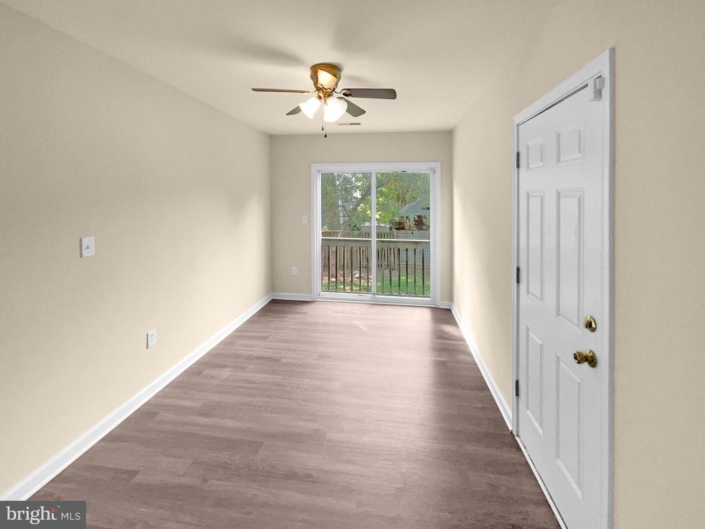 8114 FORT HUNT ROAD
