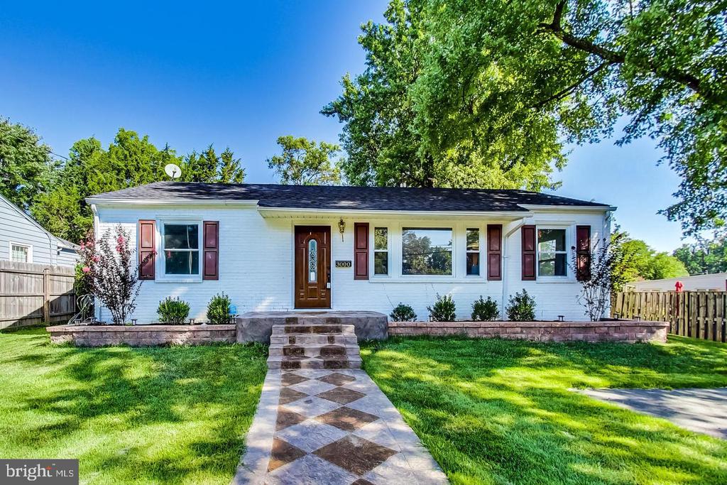 3000 GRAHAM COURT