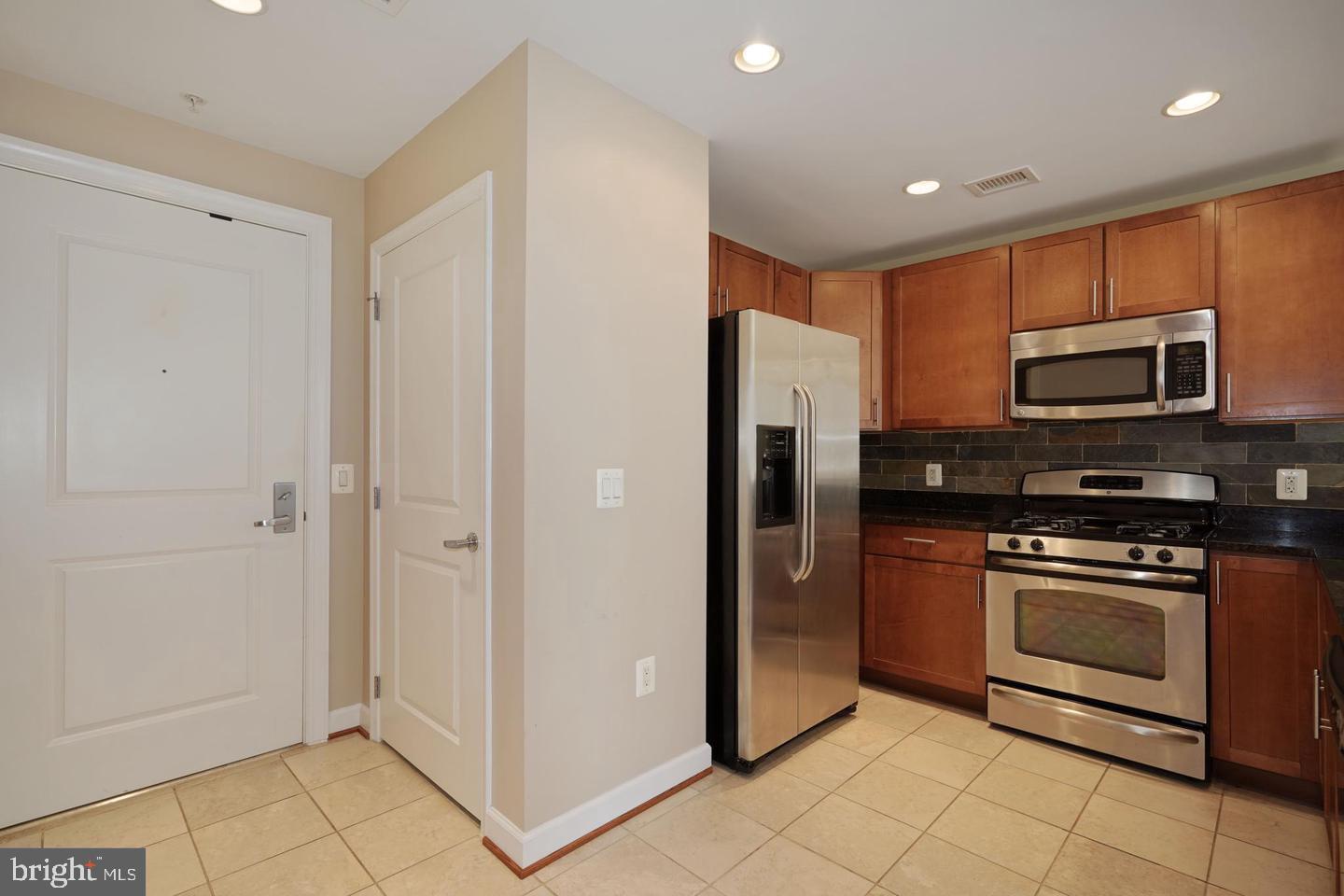 8191 STRAWBERRY LANE 218S