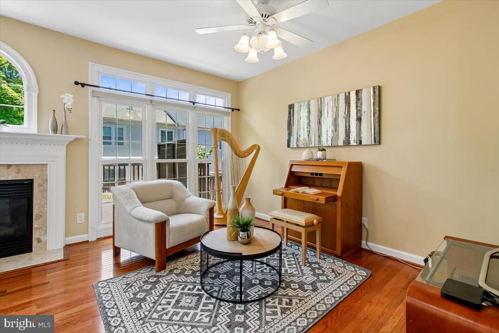 9574 LAGERSFIELD CIRCLE