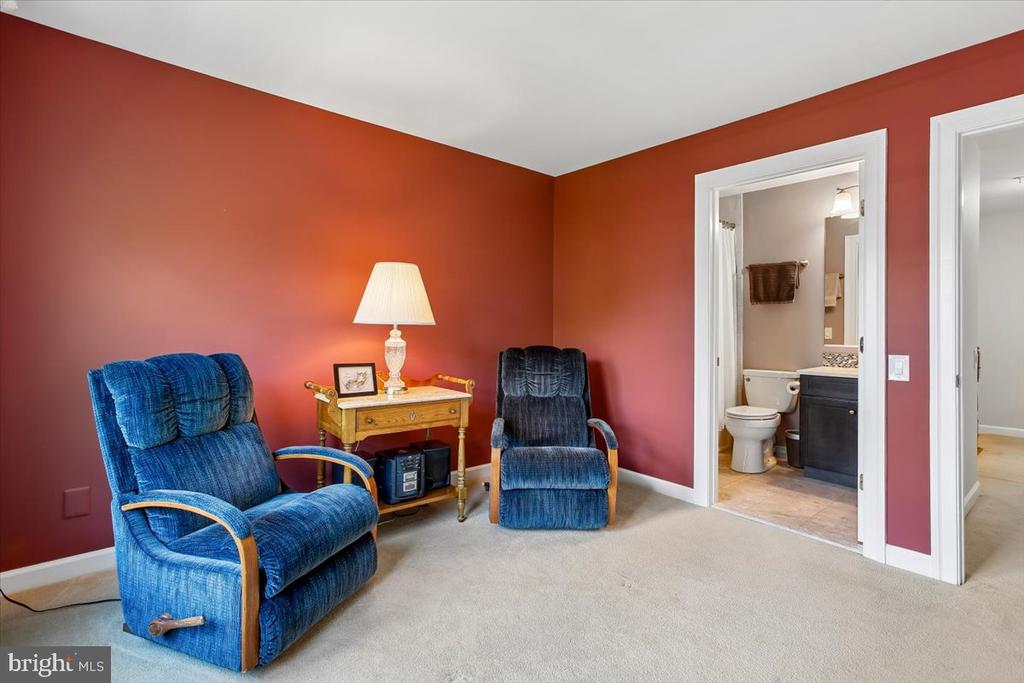 9574 LAGERSFIELD CIRCLE