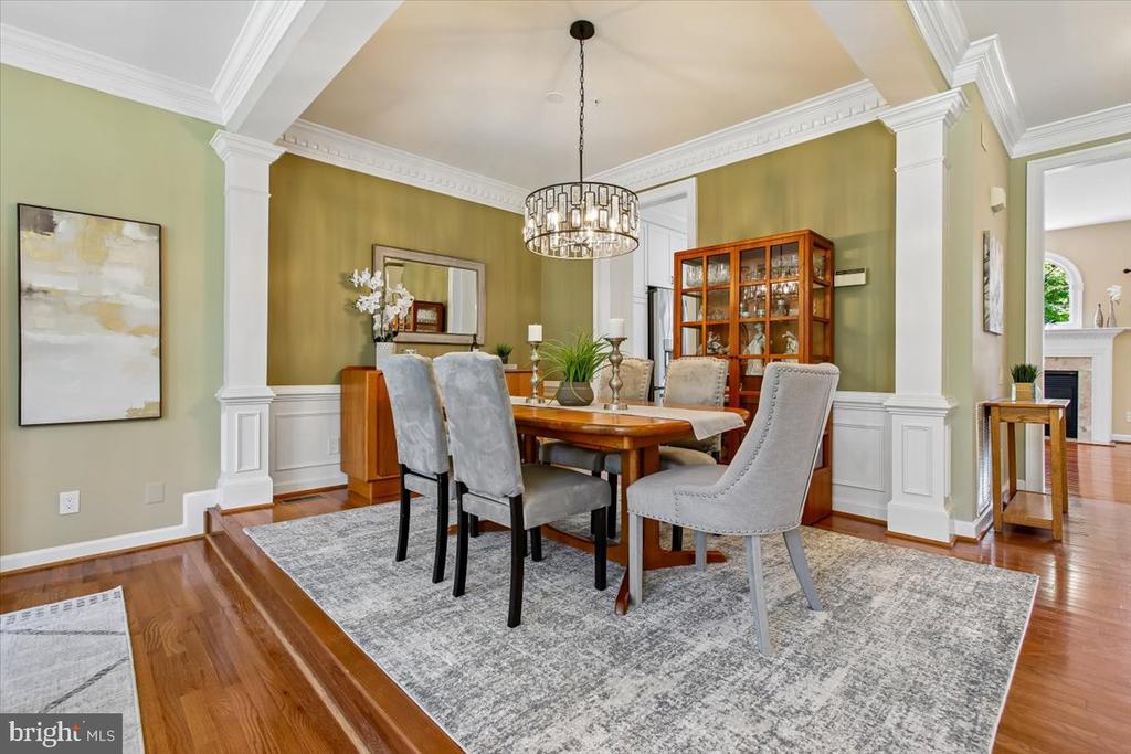 9574 LAGERSFIELD CIRCLE