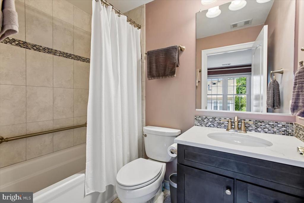 9574 LAGERSFIELD CIRCLE