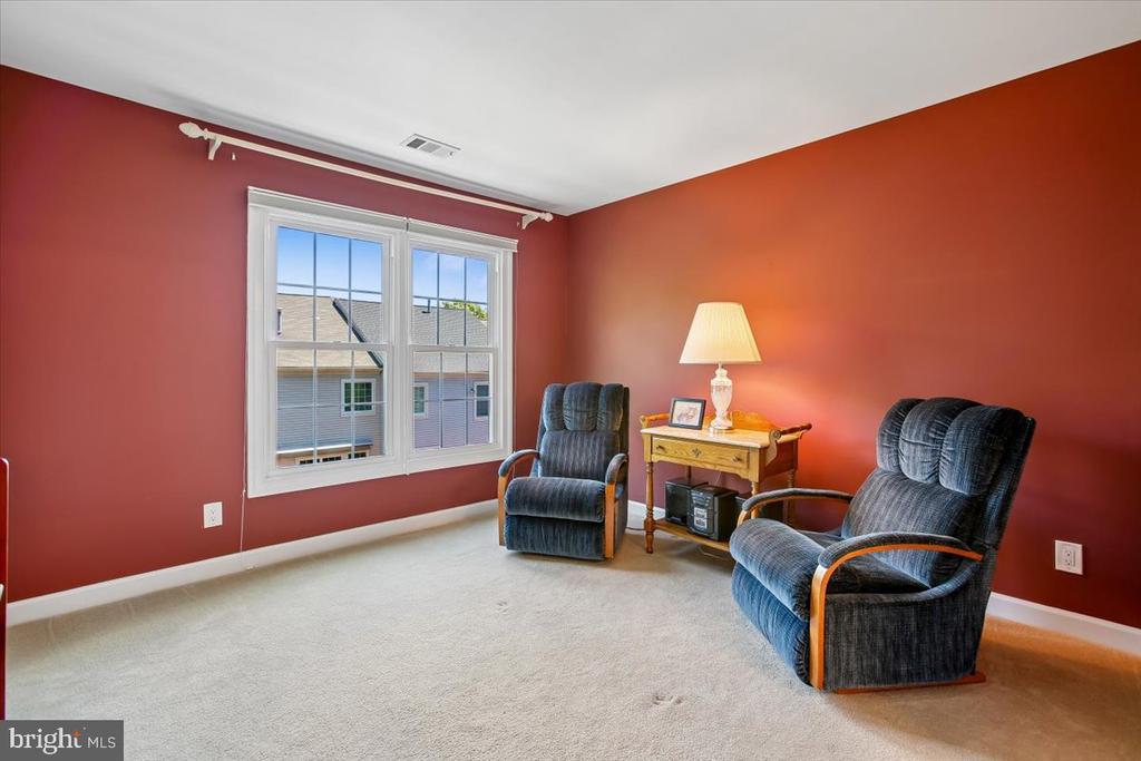 9574 LAGERSFIELD CIRCLE