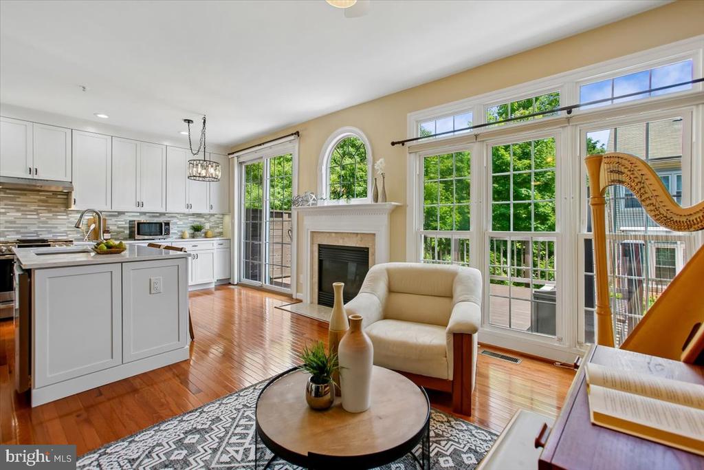 9574 LAGERSFIELD CIRCLE