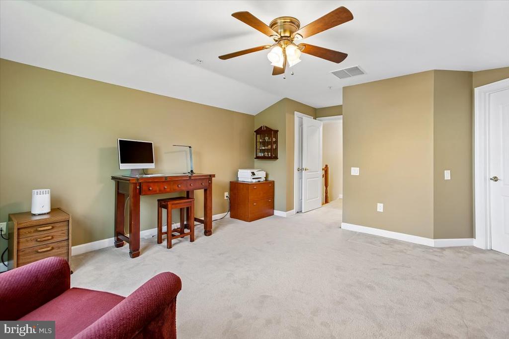9574 LAGERSFIELD CIRCLE