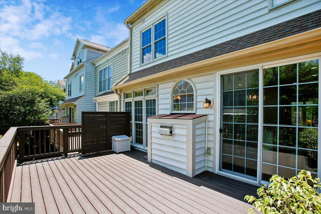 9574 LAGERSFIELD CIRCLE