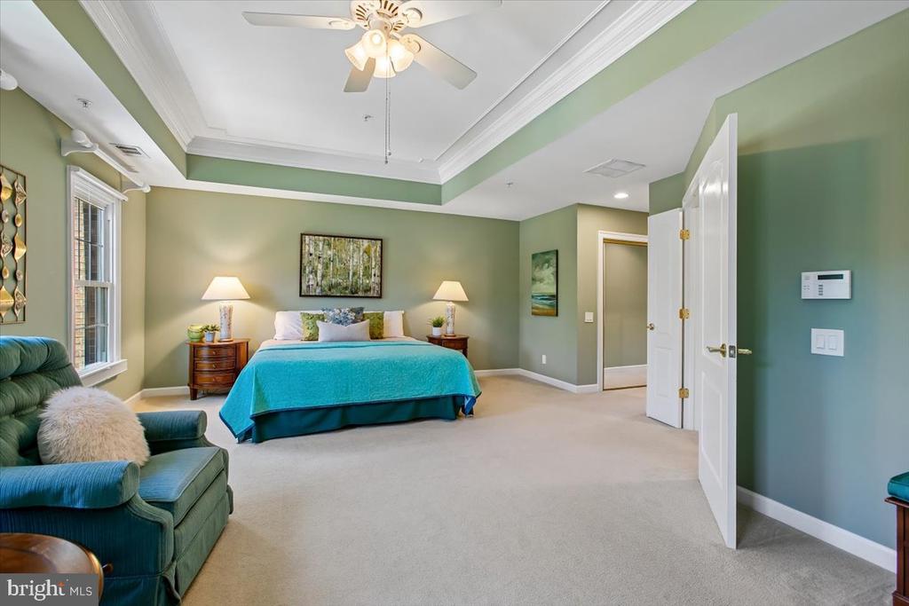 9574 LAGERSFIELD CIRCLE