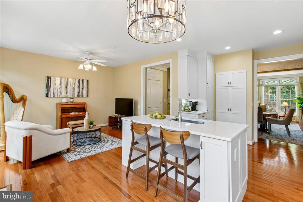 9574 LAGERSFIELD CIRCLE