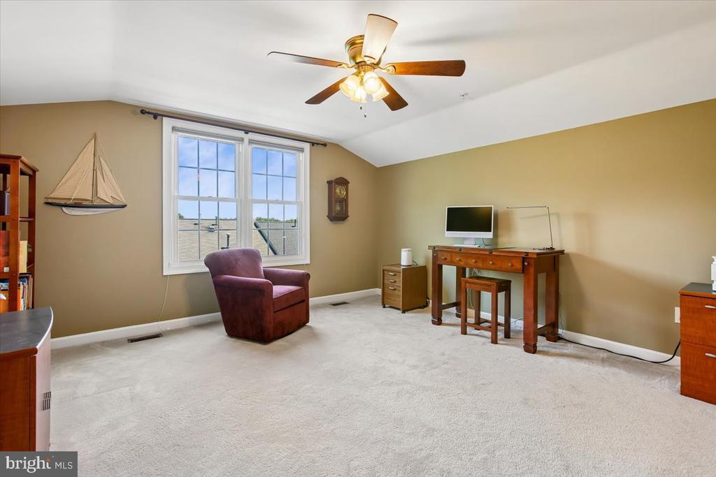9574 LAGERSFIELD CIRCLE