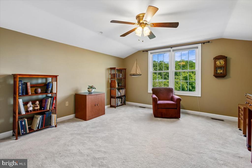 9574 LAGERSFIELD CIRCLE