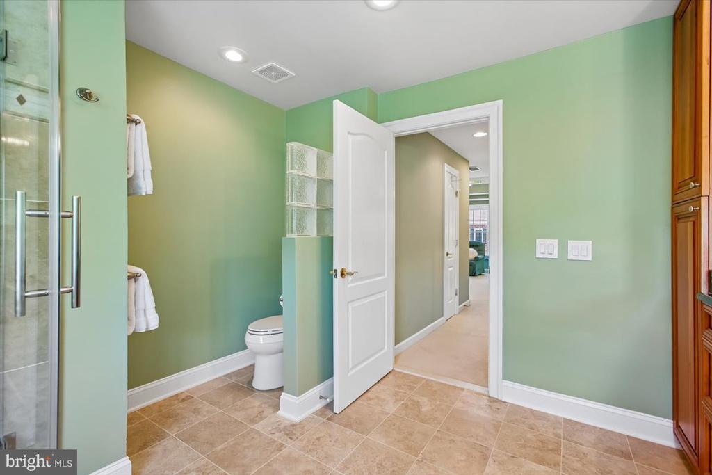 9574 LAGERSFIELD CIRCLE