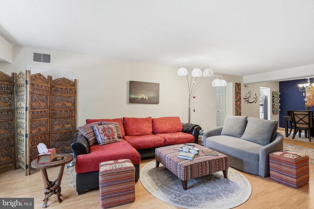 7600 TREMAYNE PLACE Unit: 203