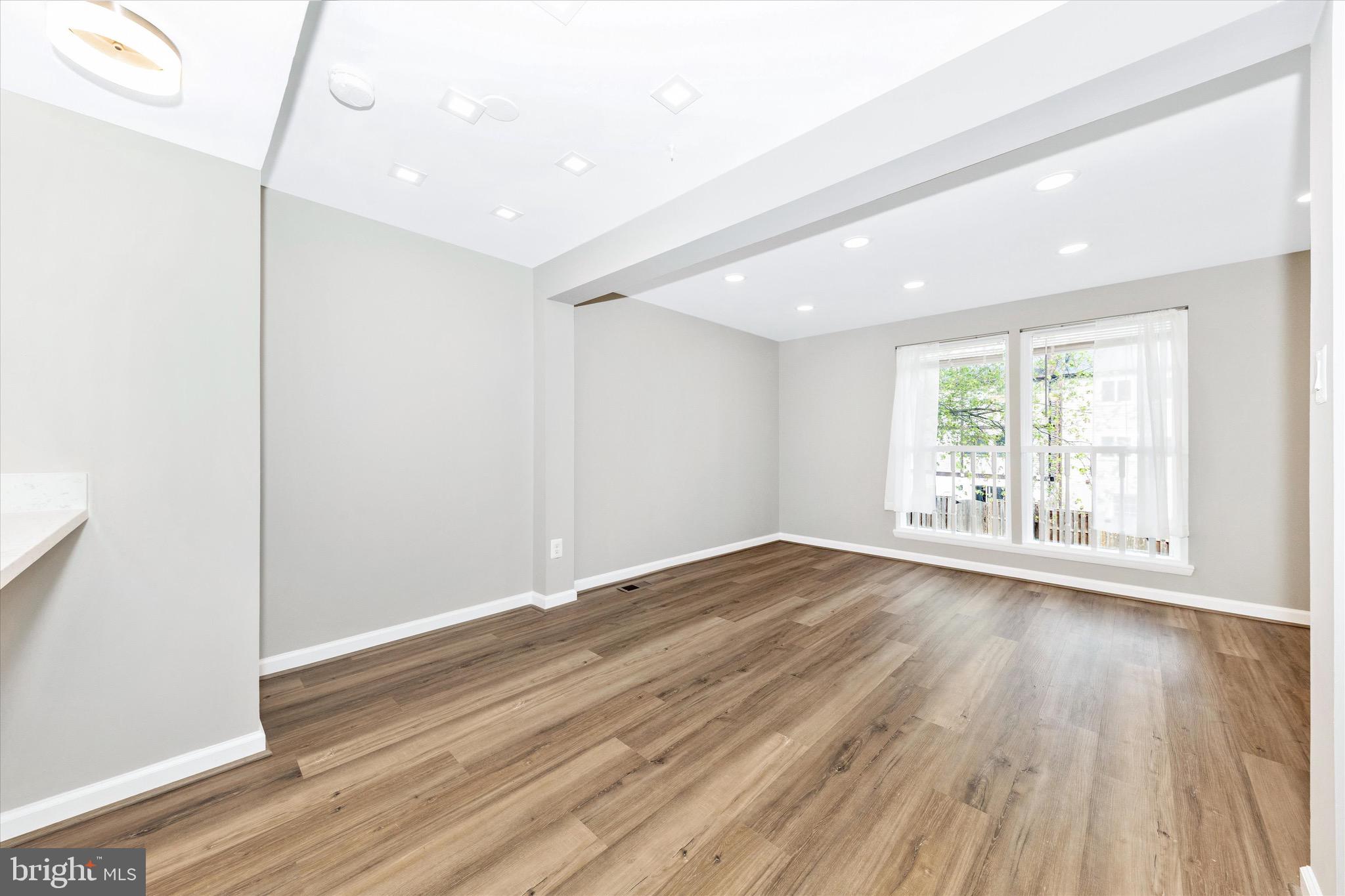 106 CHARING COURT