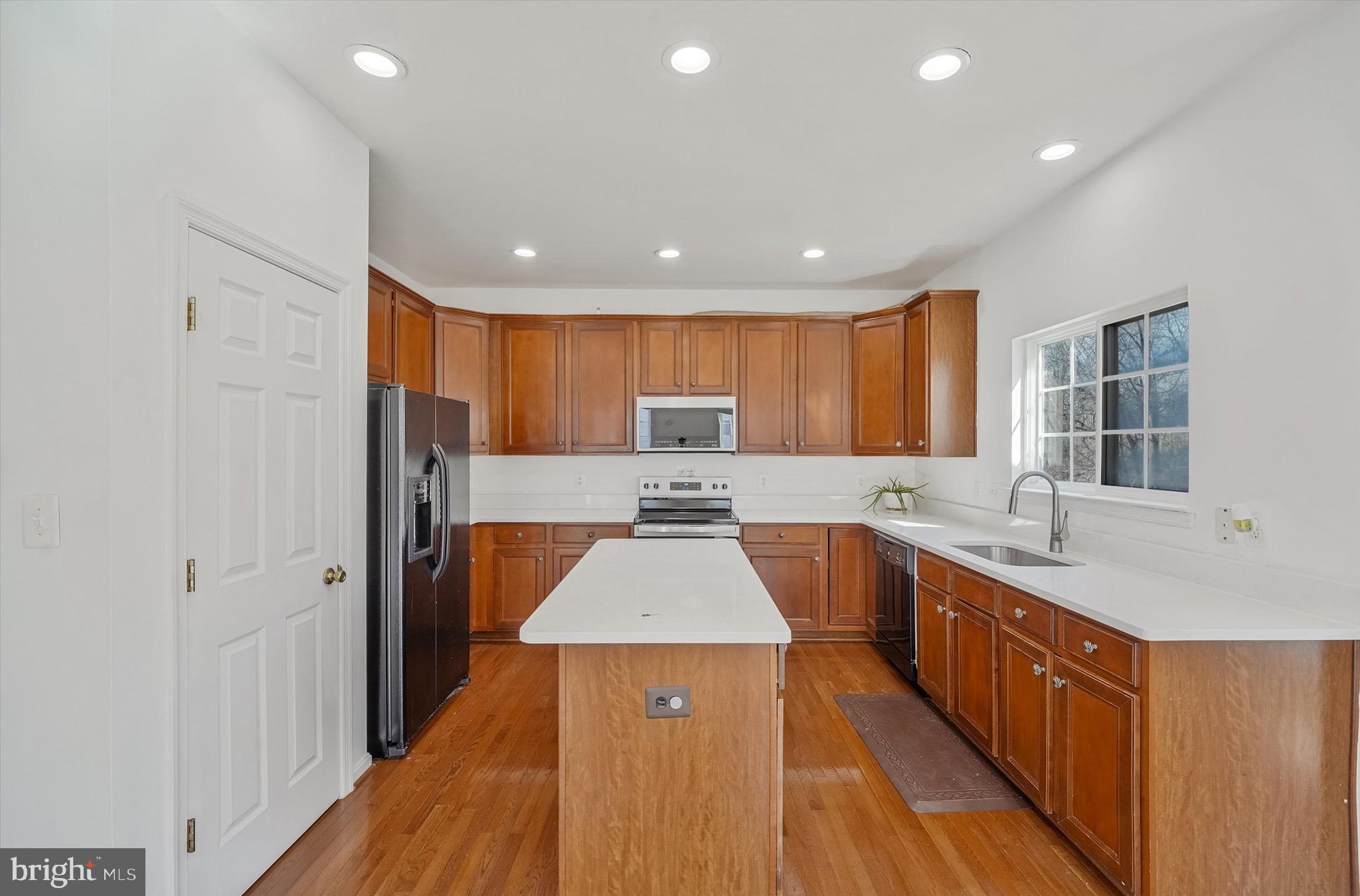 8351 LEIGHLEX COURT