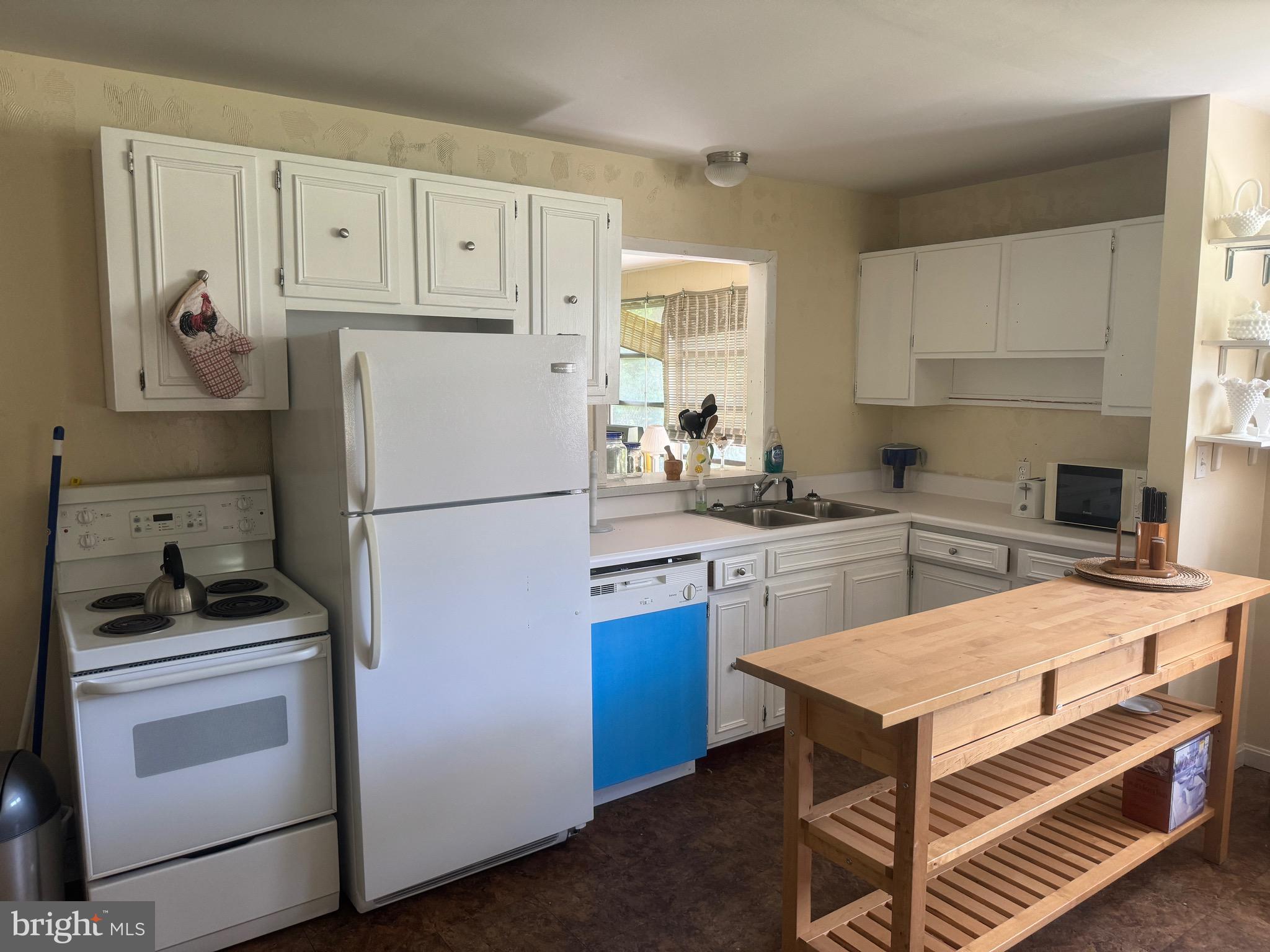 1432 HOLLY VISTA DRIVE