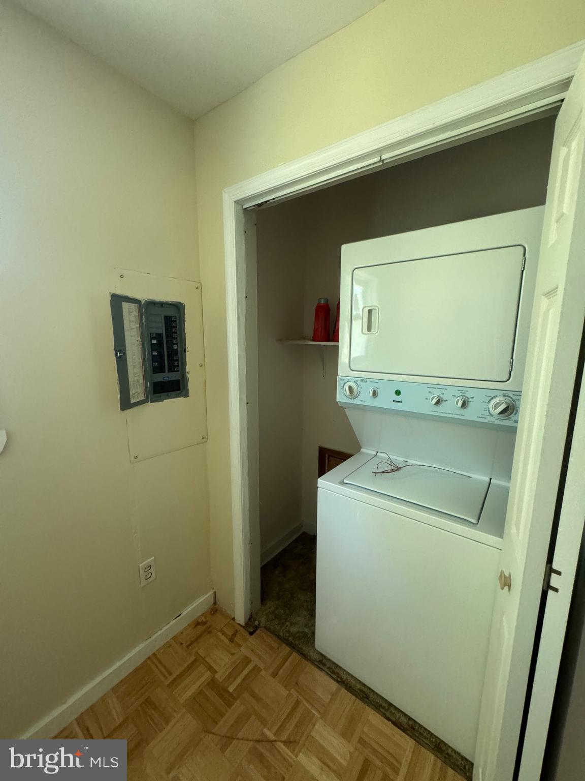 1432 HOLLY VISTA DRIVE