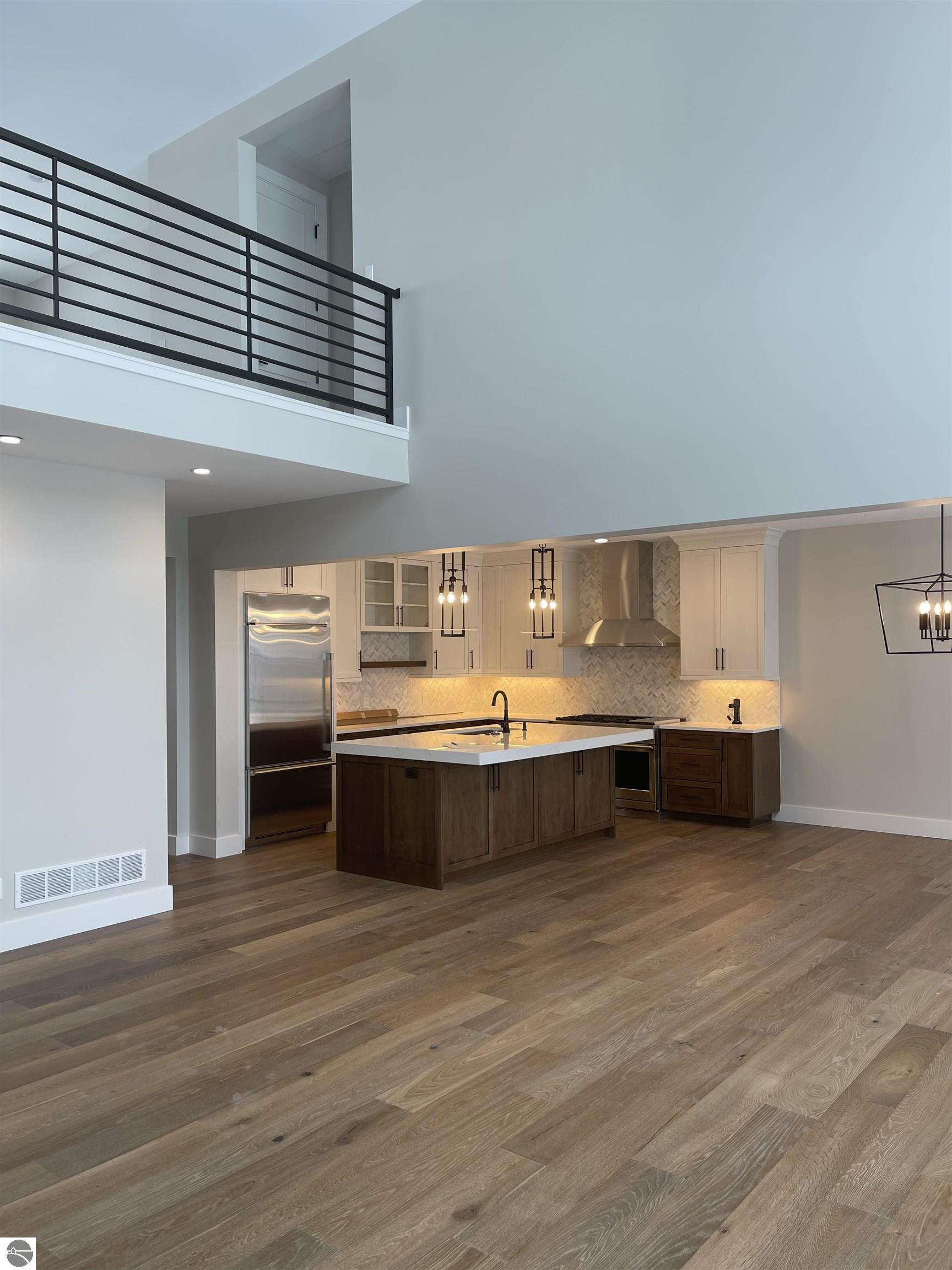 15712 Shoreline Court