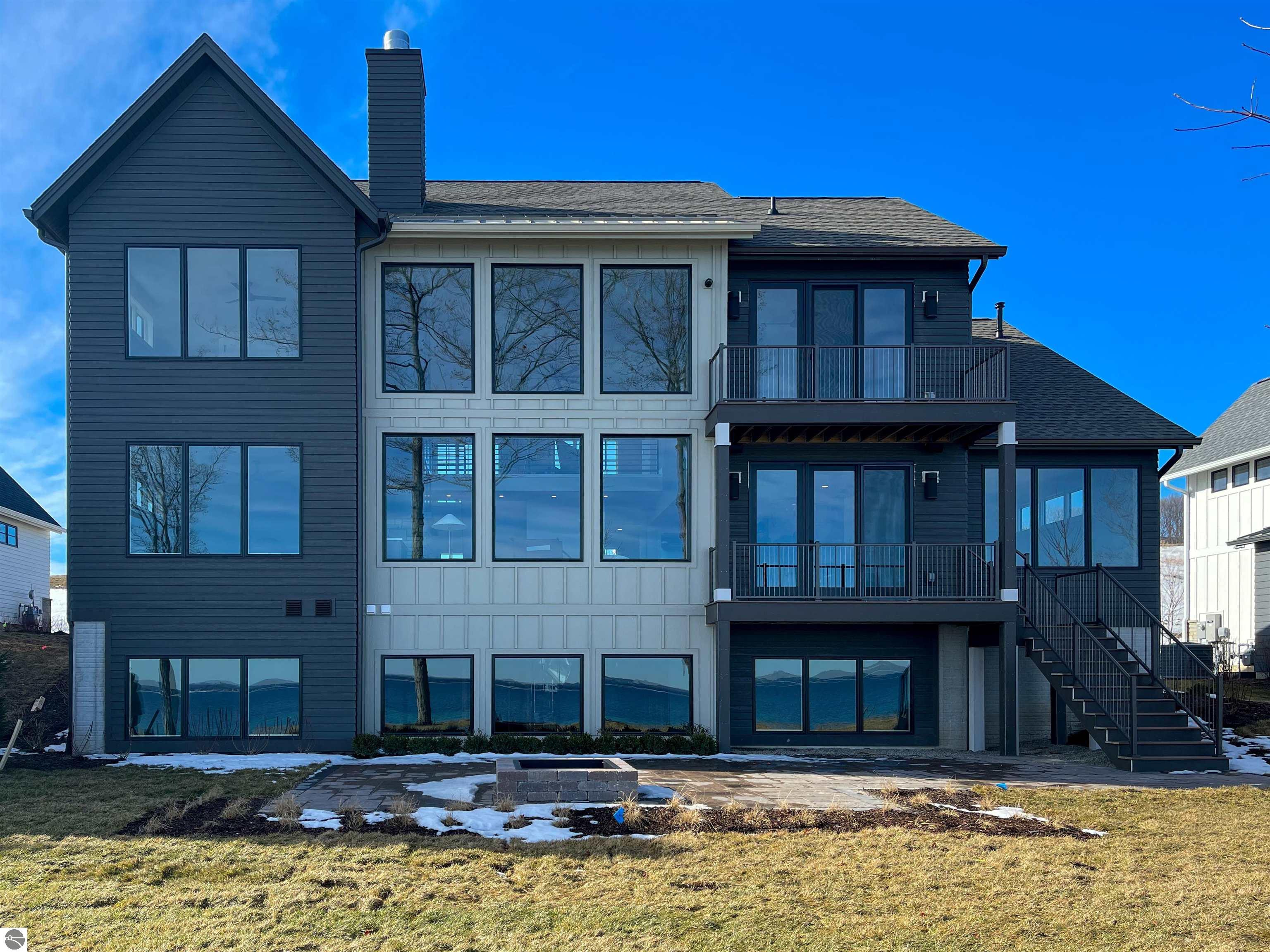 15712 Shoreline Court