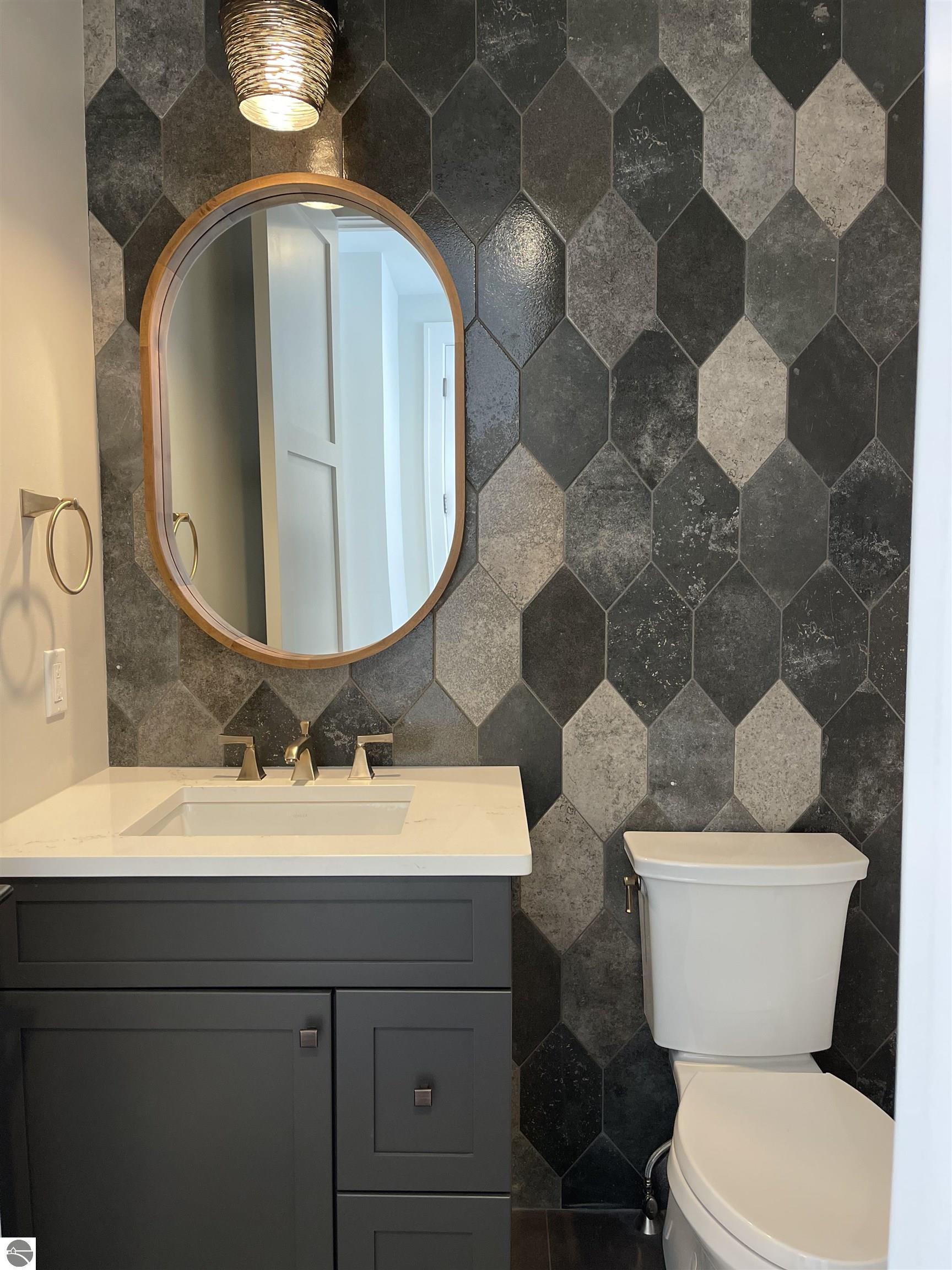 15712 Shoreline Court