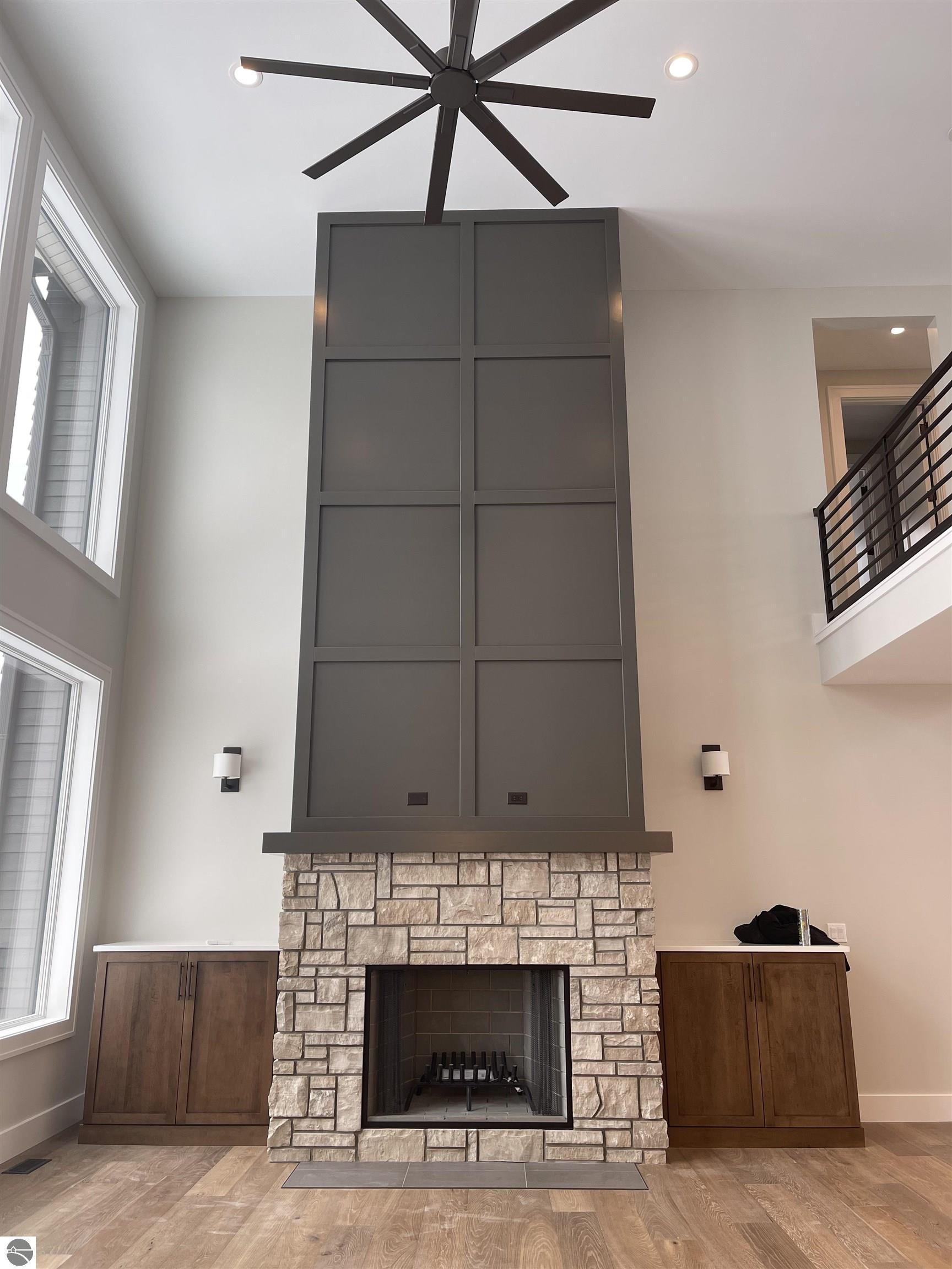 15712 Shoreline Court