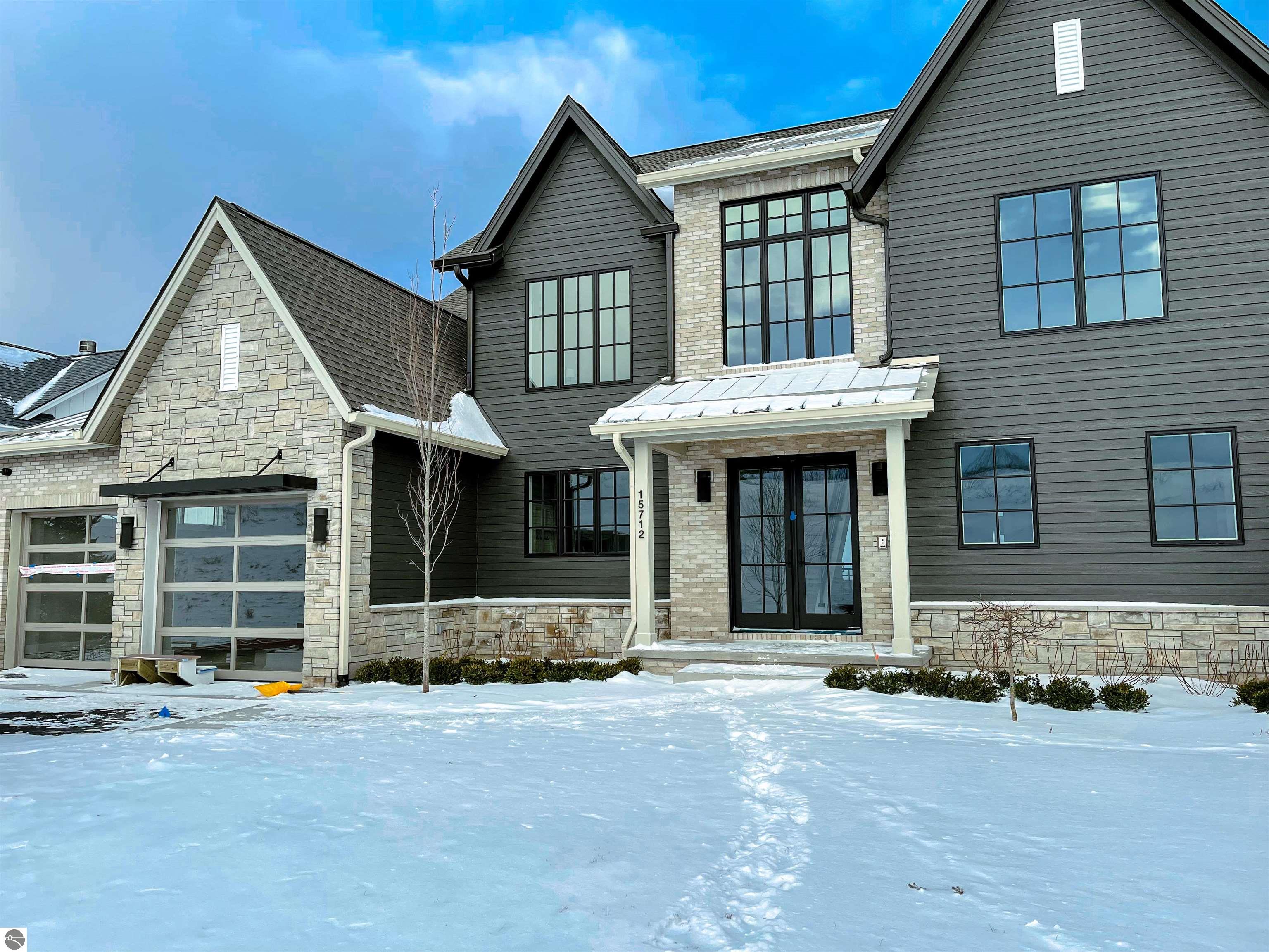 15712 Shoreline Court