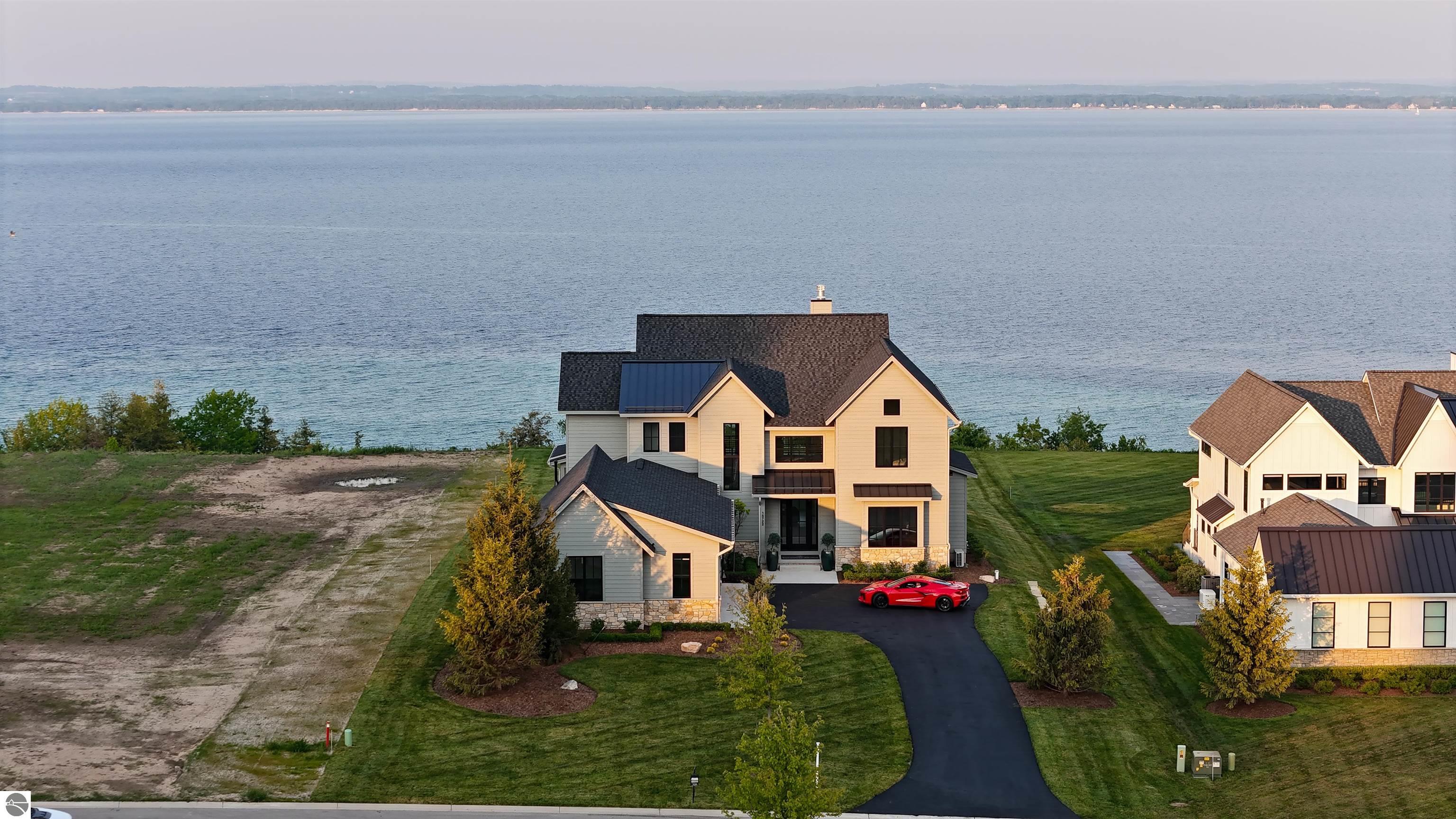 15722 Waters Edge