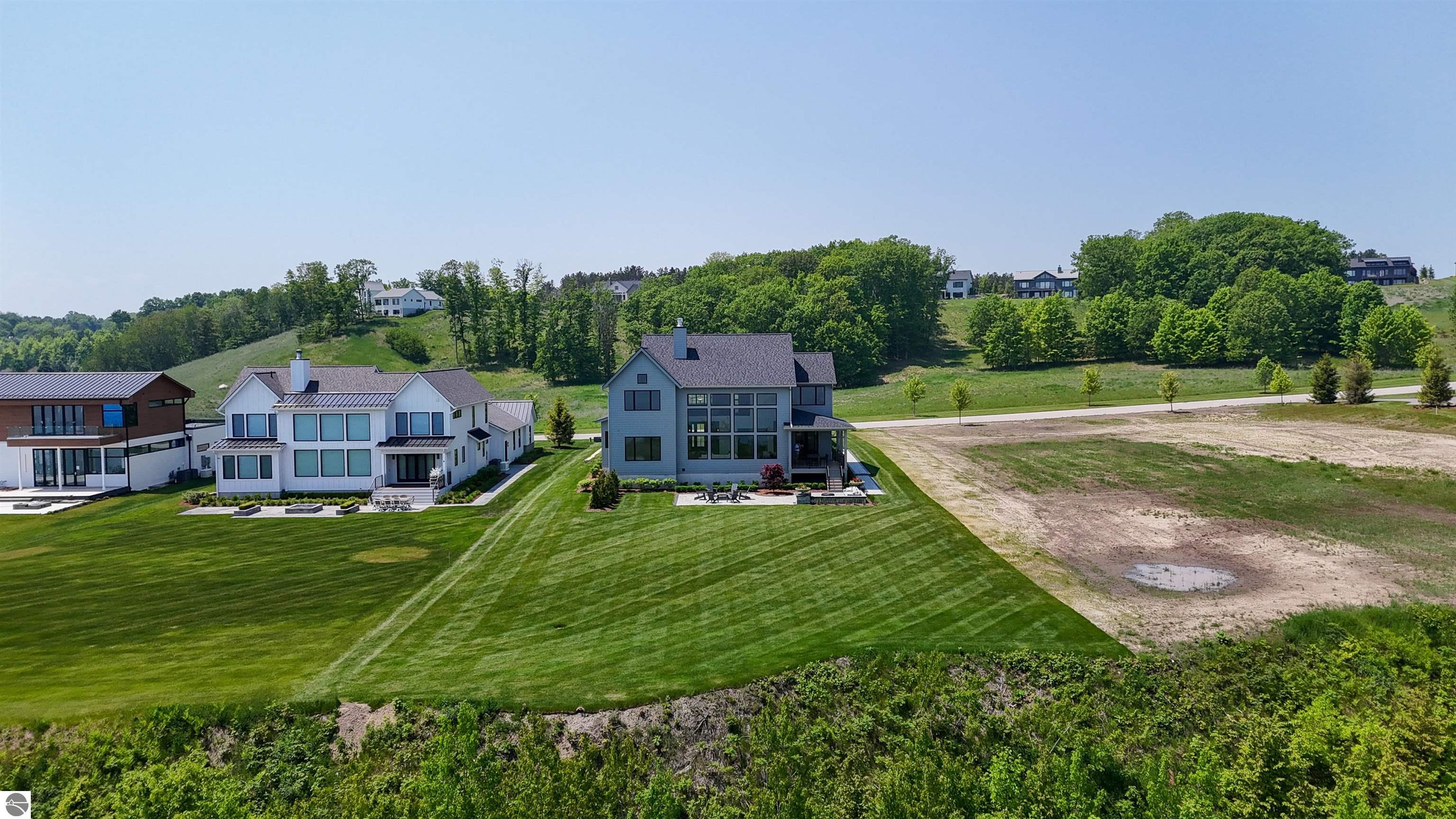 15722 Waters Edge