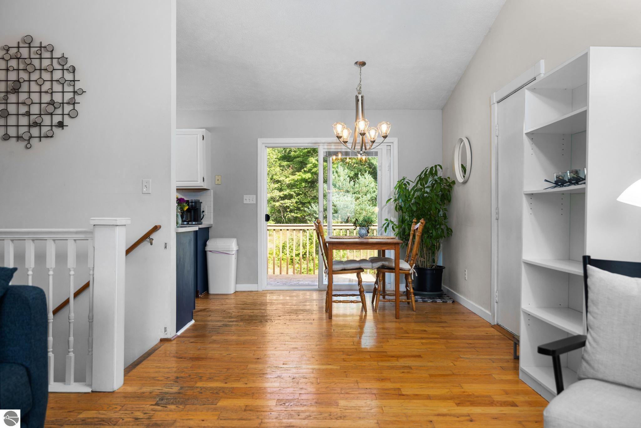1566 Eastbriar