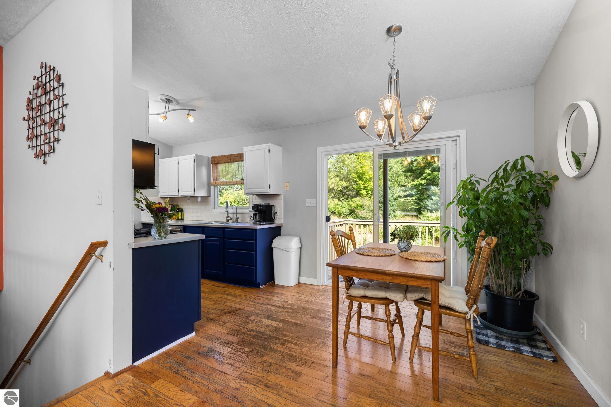 1566 Eastbriar