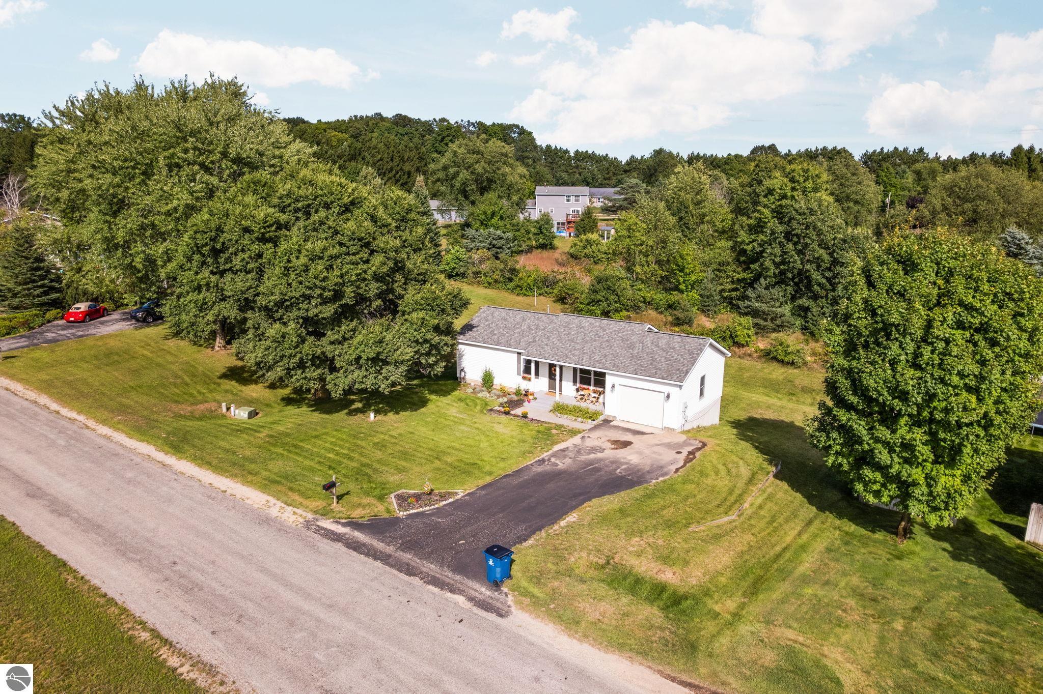1566 Eastbriar
