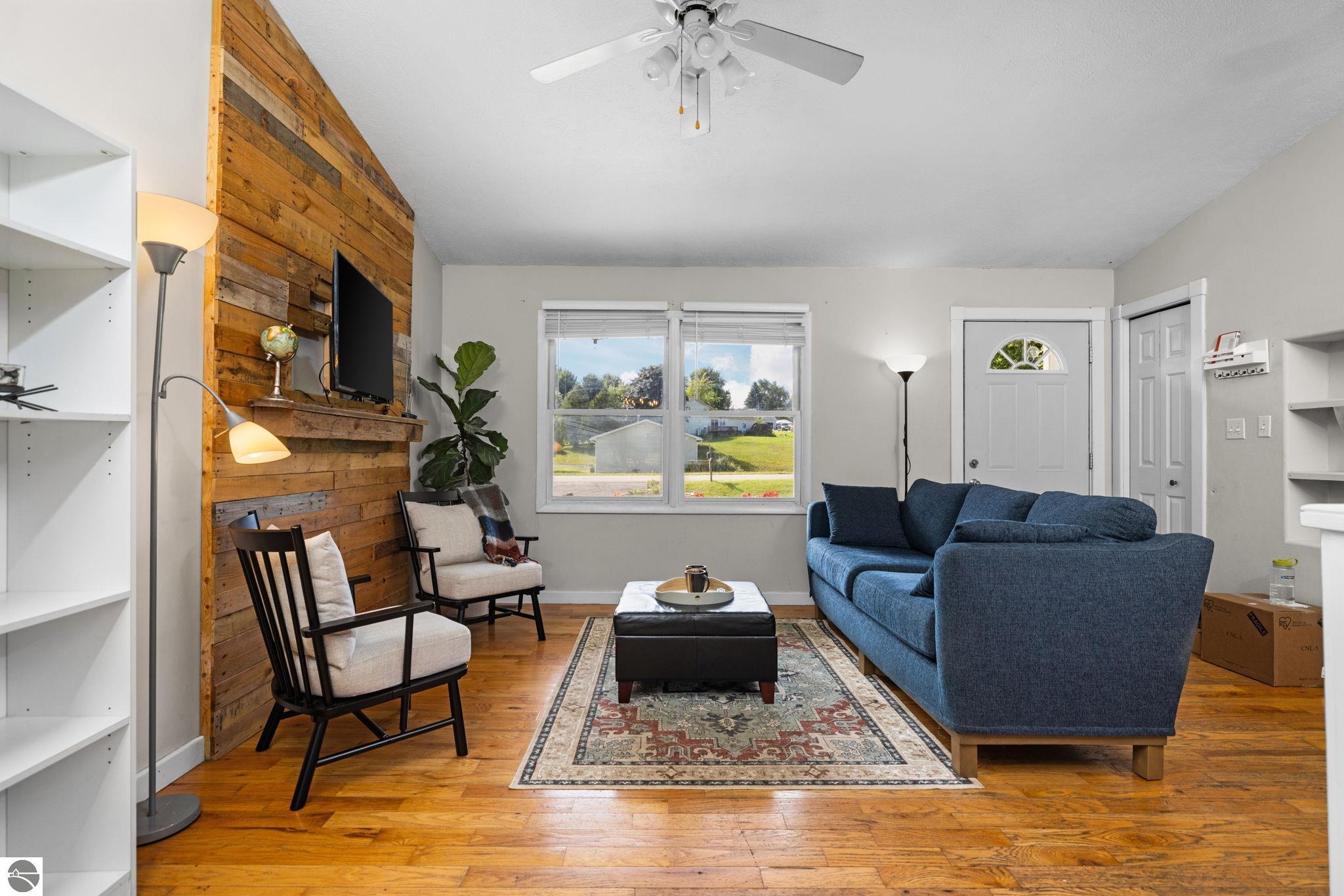 1566 Eastbriar