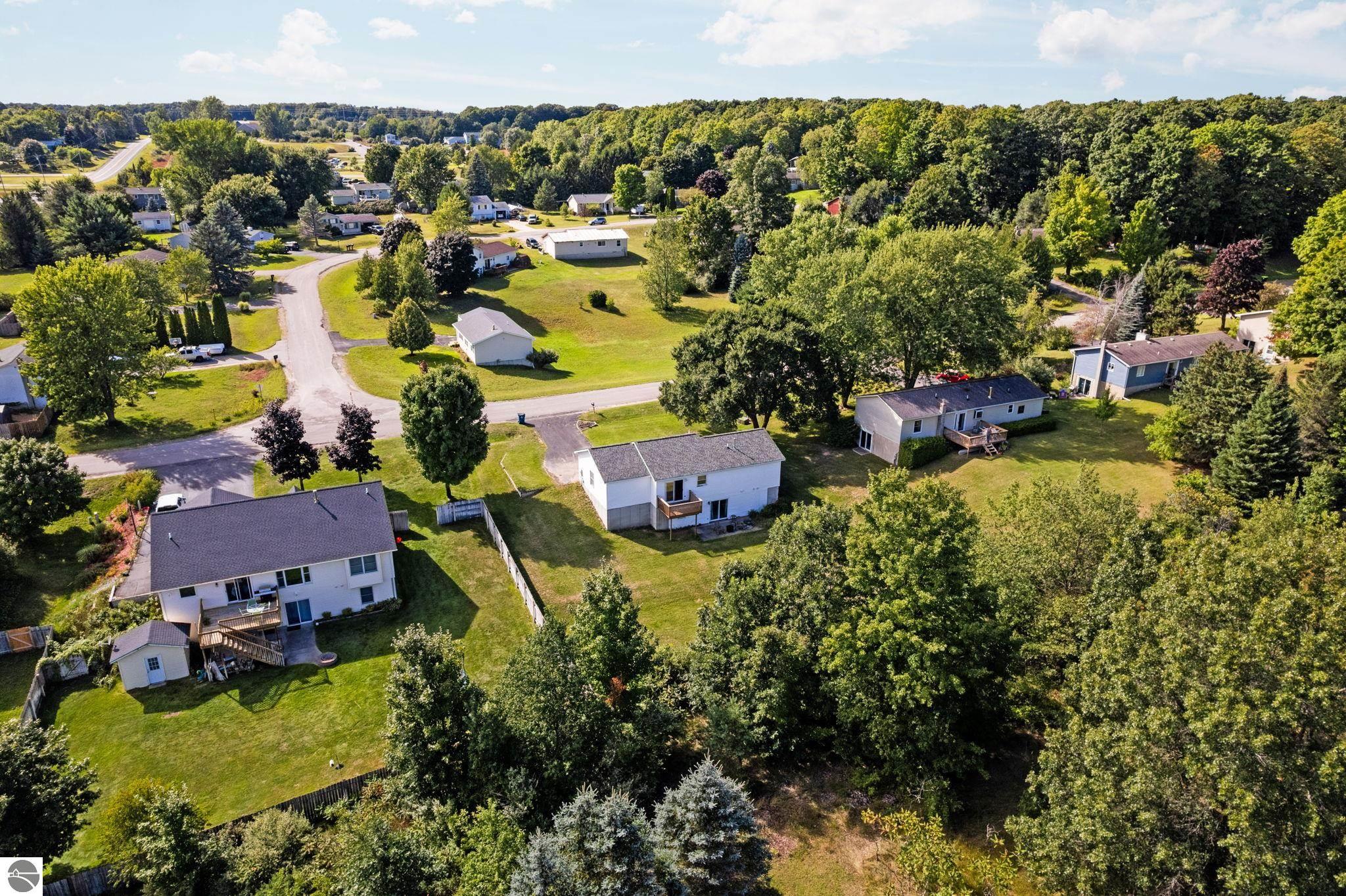 1566 Eastbriar