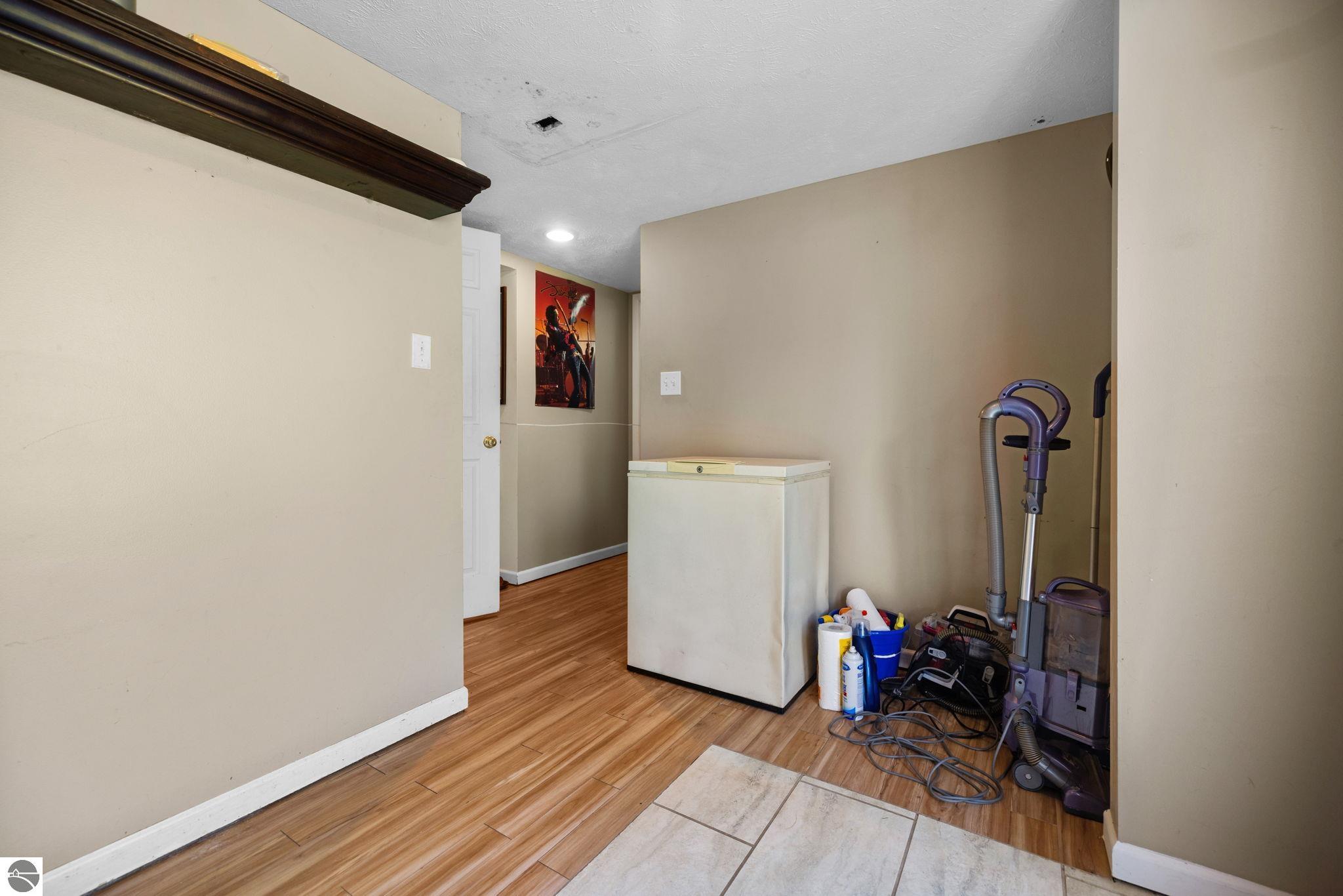 1566 Eastbriar