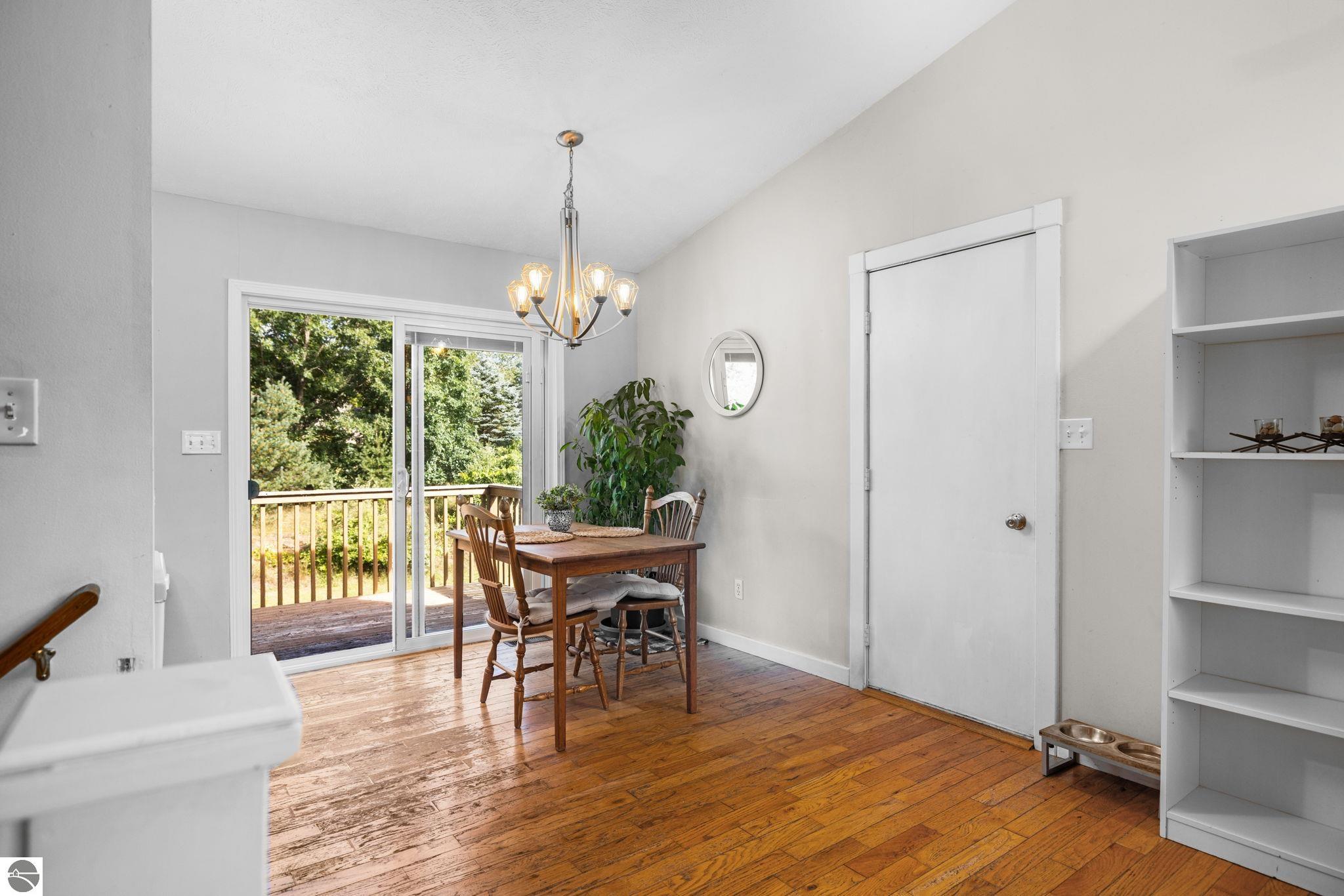 1566 Eastbriar