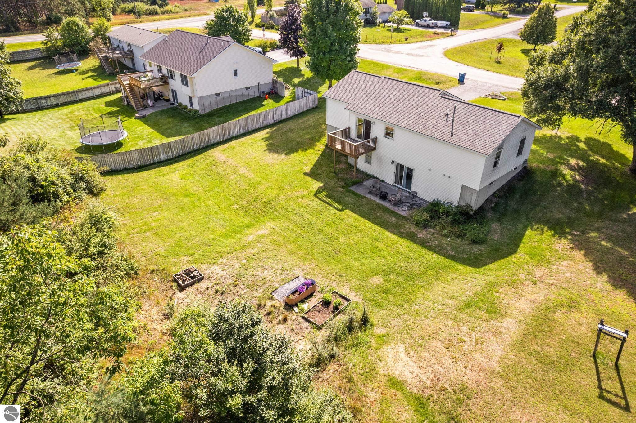 1566 Eastbriar