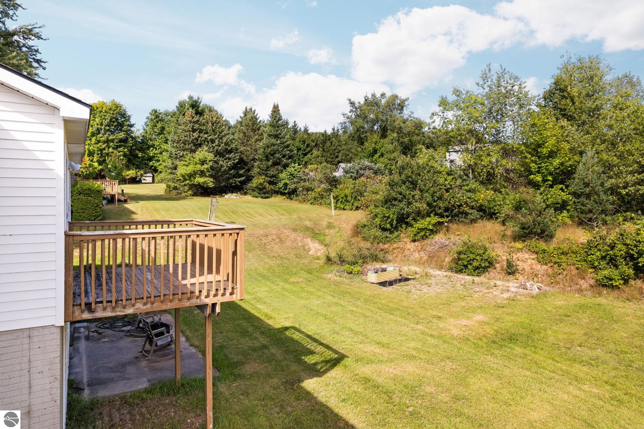 1566 Eastbriar