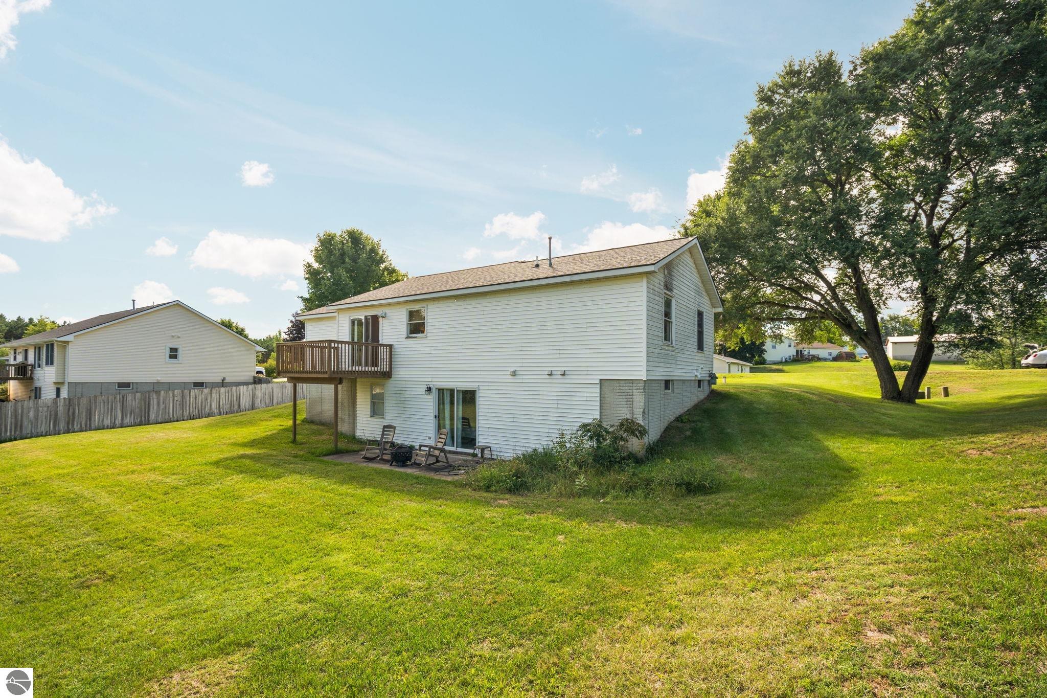 1566 Eastbriar