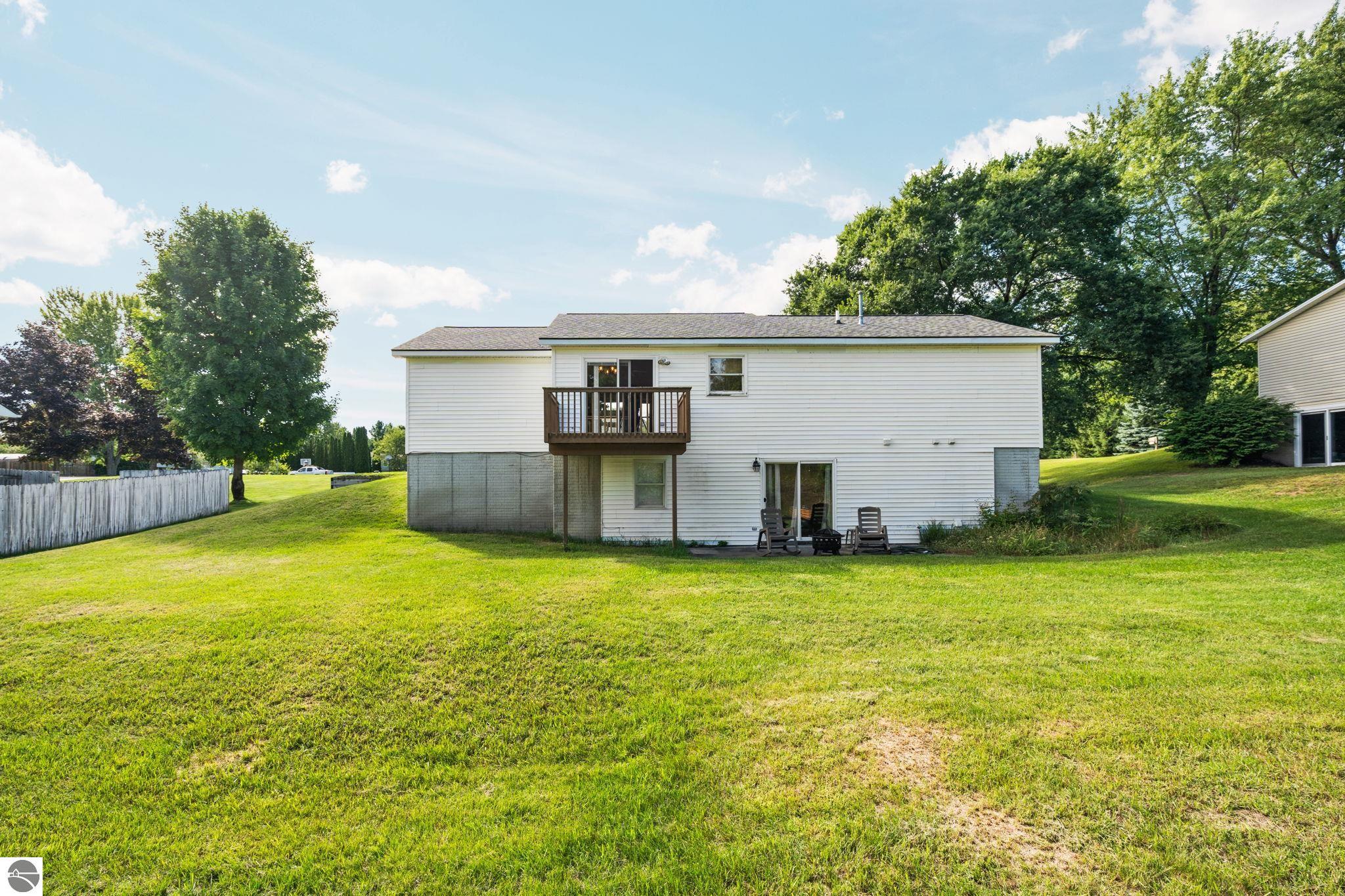 1566 Eastbriar
