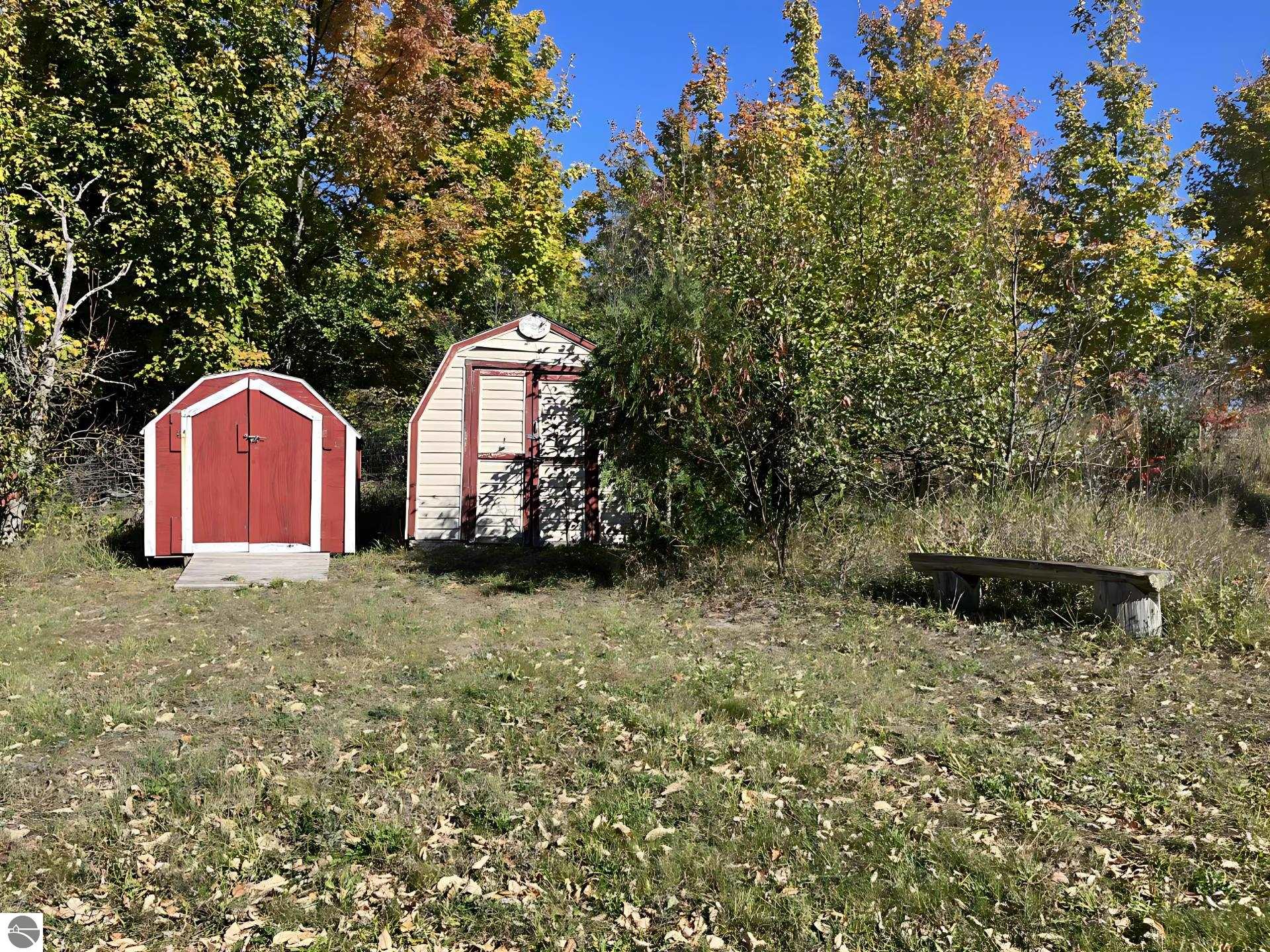 6141 E Hoxie Road, Cedar