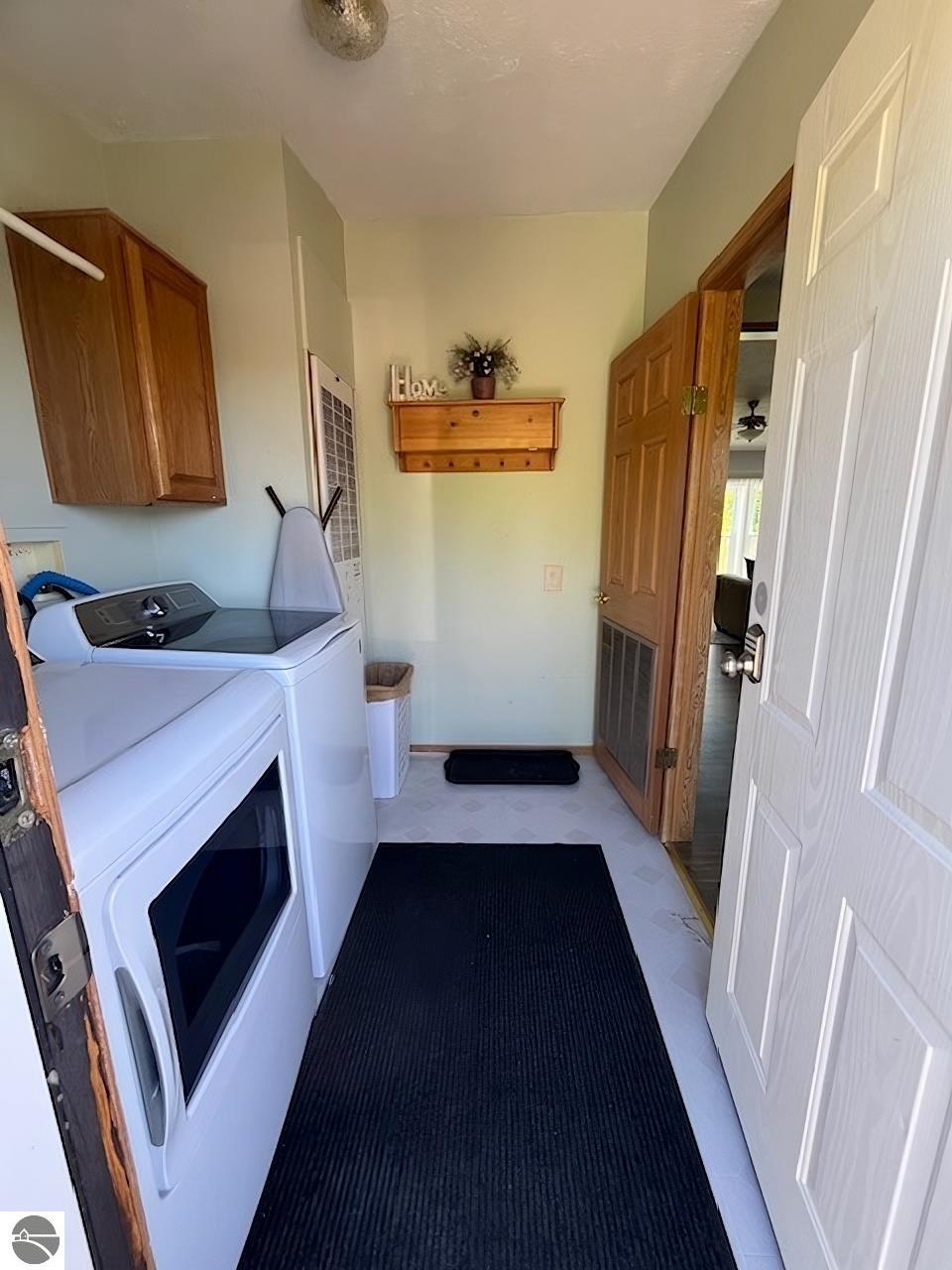 6141 E Hoxie Road, Cedar