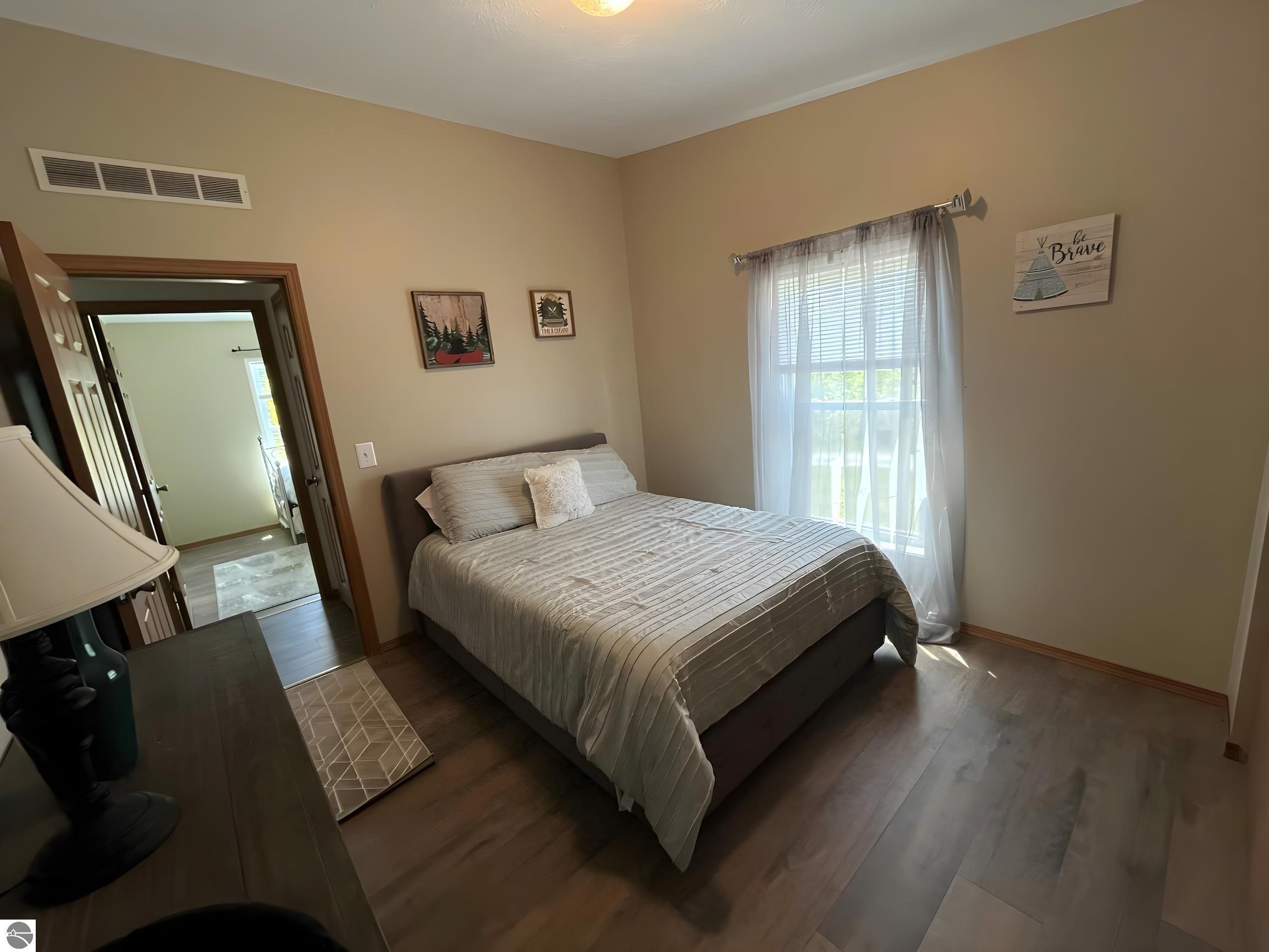 6141 E Hoxie Road, Cedar